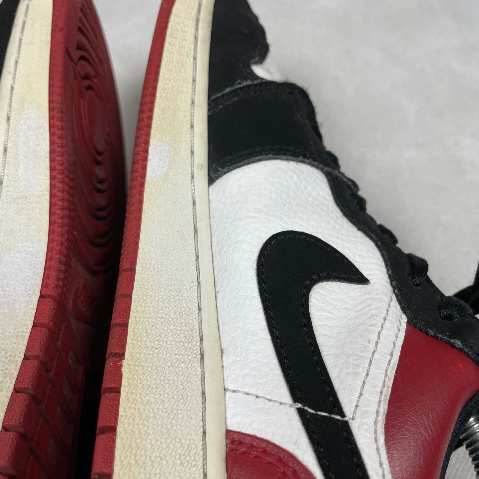 Nike Nike Air Jordan 1 Low GS 553560-116 Leather Sneakers 5.5 Size US 5.5 / EU 38 - 9 Thumbnail