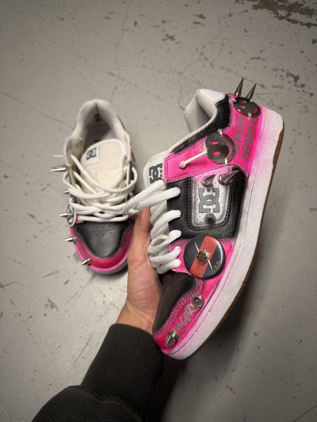 KIDILL x DC Reconstructed Sneakers Size US 7 / EU 40 - 2 Thumbnail