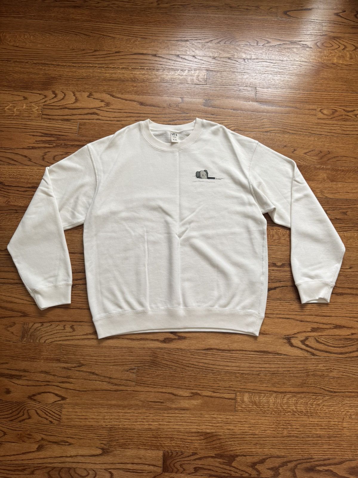 Kaws Kaws x Uniqlo Longsleeve Sweatshirt Size US L / EU 52-54 / 3 - 1 Thumbnail