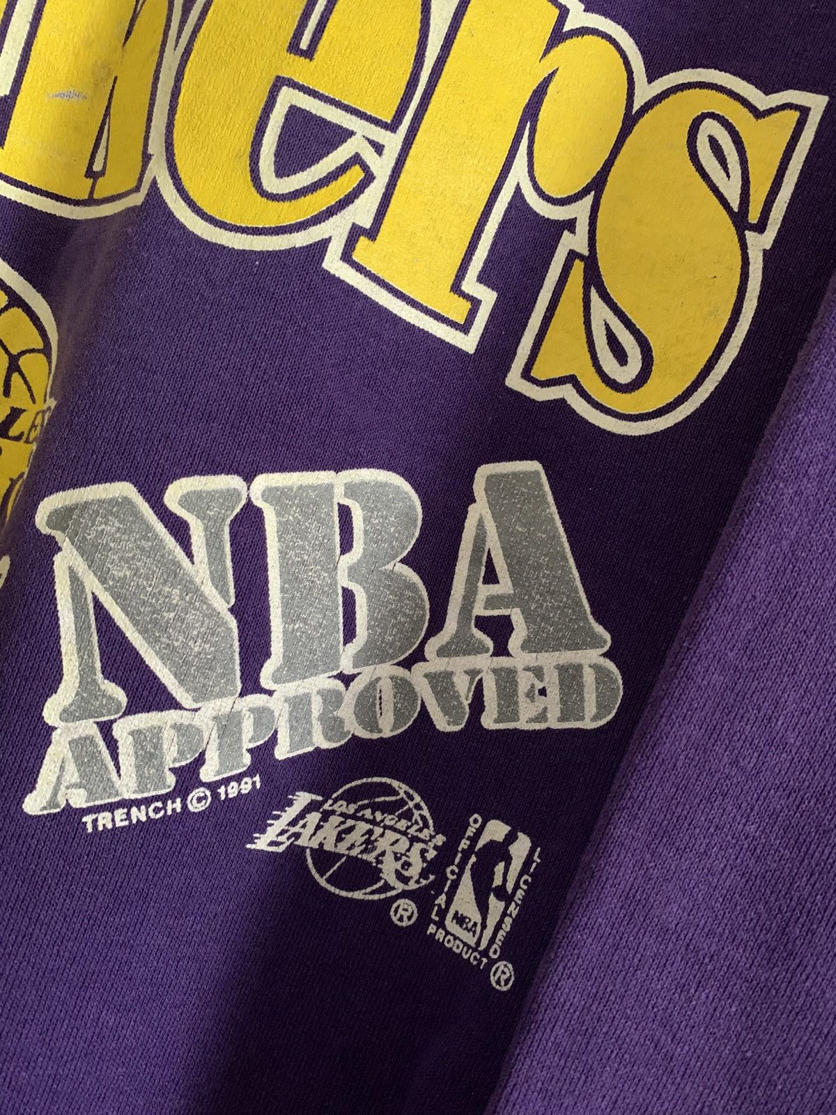 Trench USA 1991 Vintage Trench USA NBA Los Angeles Lakers Crewneck Size US XL / EU 56 / 4 - 3 Thumbnail
