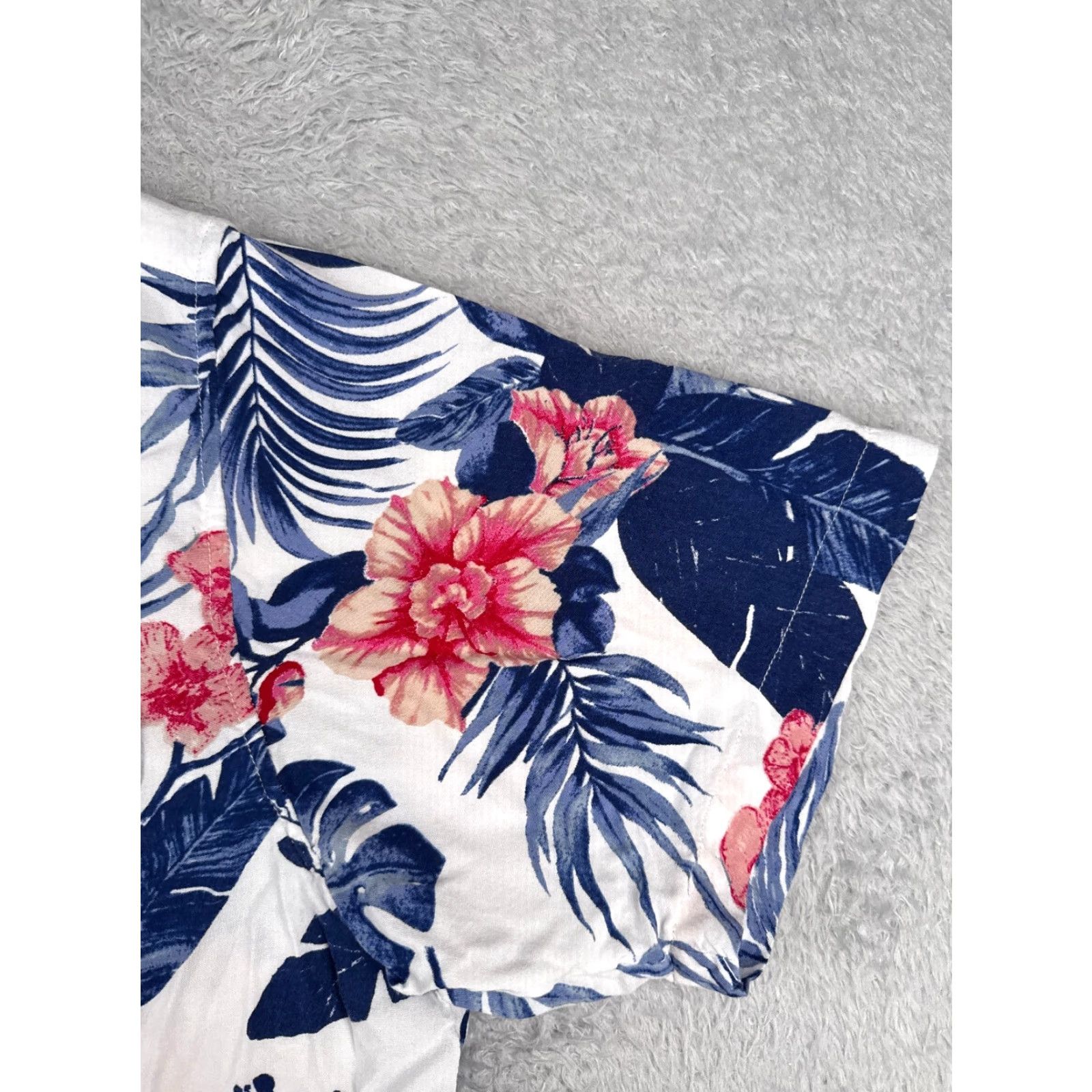 Vintage Tropicool Shirt Adult 3XL White Blue Floral 100% Rayon Hawaiian Button Up Mens Size US XXL / EU 58 / 5 - 2 Thumbnail