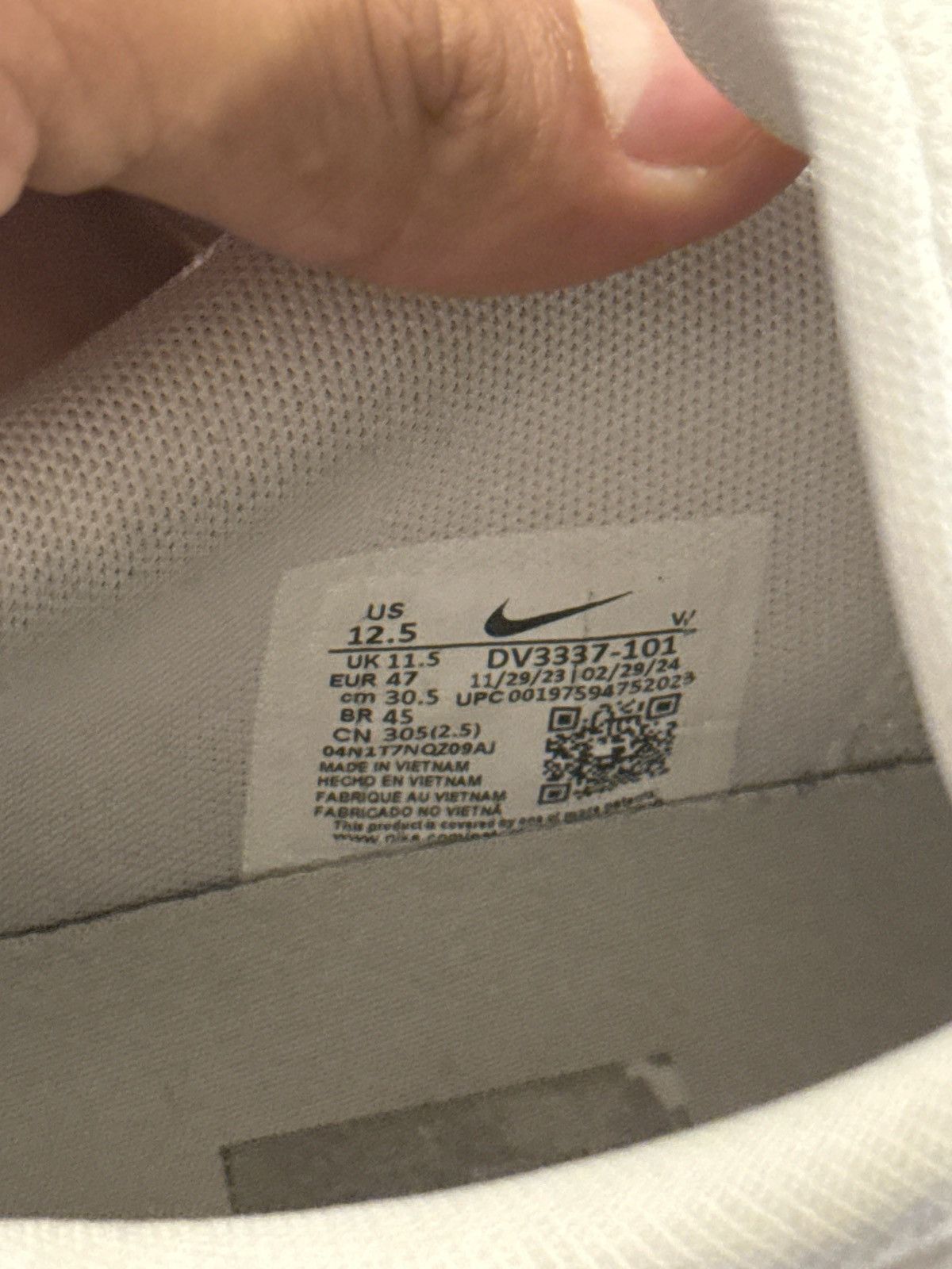 Nike Nike Air Max DN All White Size US 12 / EU 45 - 4 Thumbnail
