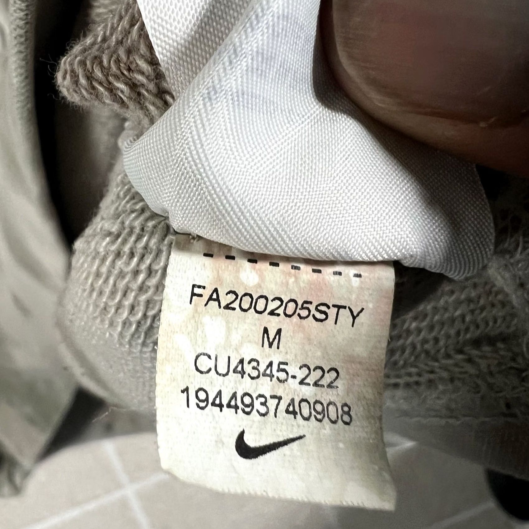 Nike Nike NSW Pullover Hoodie M Olive / White CU4345-222 SZ M Men Medium Olive White Hoodie Mens M Size US M / EU 48-50 / 2 - 7 Thumbnail