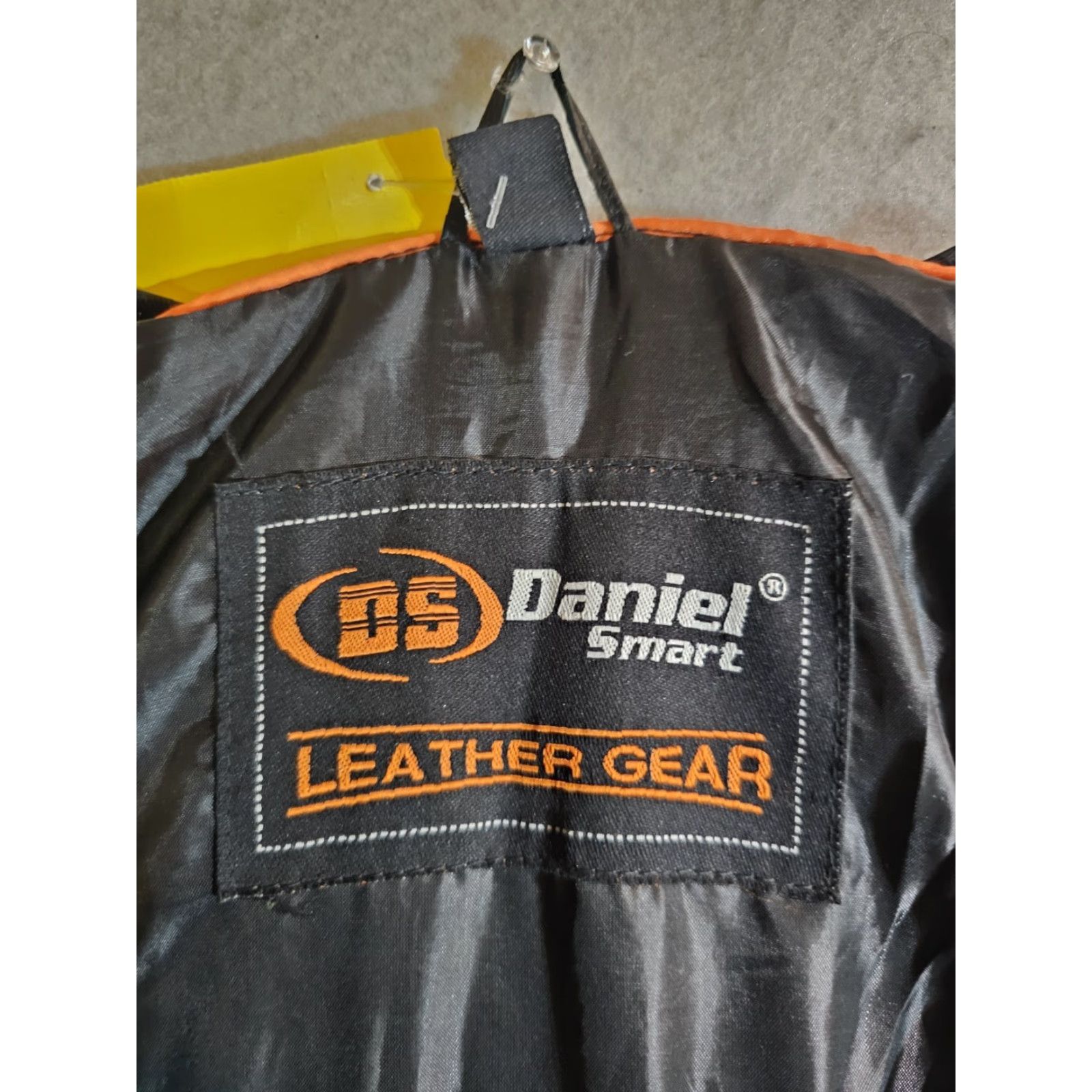 B Sides VINTAGE Daniel Smart Leather Biker Vest Black Full Zip Laced Sides Womens Size Large Size L / US 10 / IT 46 - 3 Thumbnail
