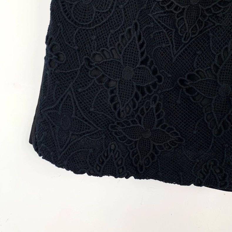 Louis Vuitton Louis Vuitton Black cut-out embroidered skirt Size 35" - 4 Thumbnail