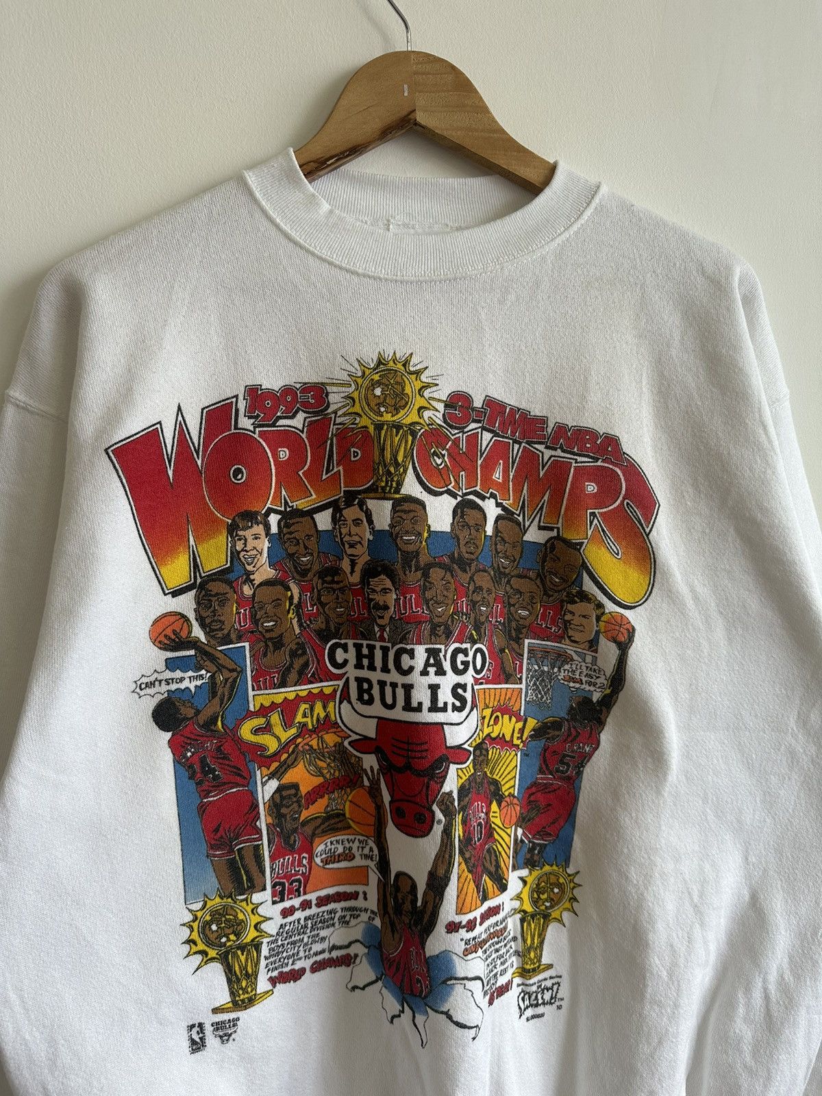 NBA Vintage 90’s NBA Chicago Bulls Comics Sweatshirt USA RAPTEES Size US L / EU 52-54 / 3 - 1 Thumbnail