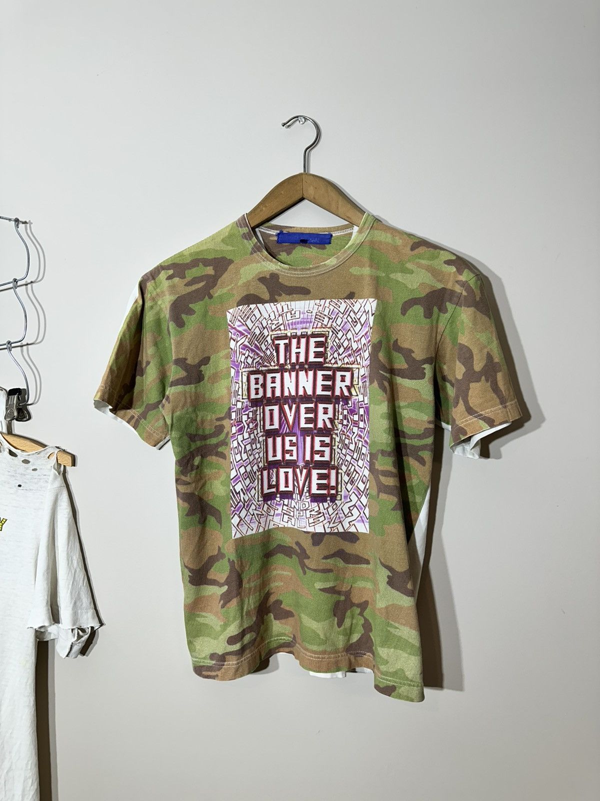 Junya Watanabe Junya Watanabe ss04 “The Banner Over Us is Love” tshirt Size US S / EU 44-46 / 1 - 1 Thumbnail