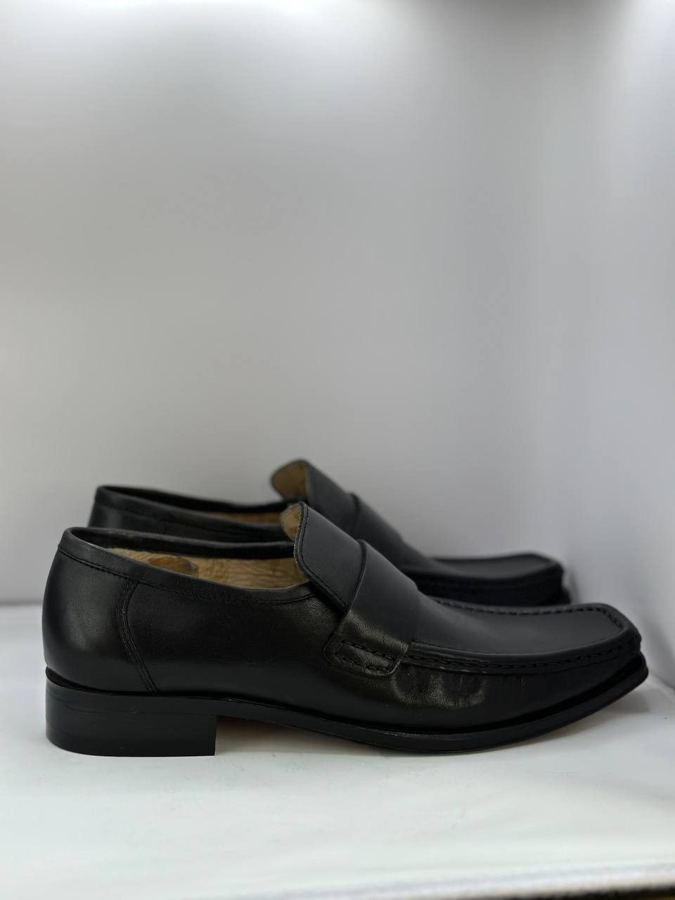 Loake Loake Design TS Cuba 2251 Black Leather Apron Toe Loafers Size US 8 / EU 41 - 5 Thumbnail
