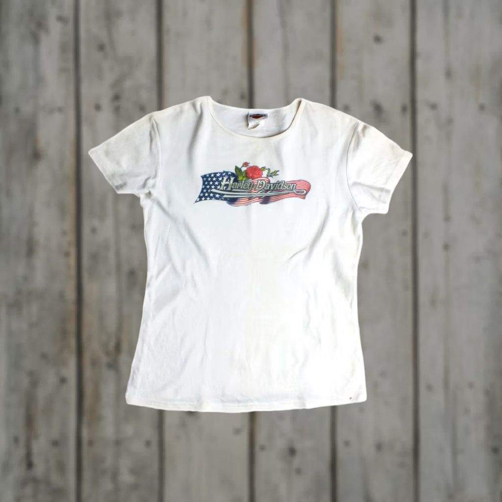 Vintage VINTAGE Harley Davidson Women's Tee XL White American Flag Rose 2000s T-Shirt Womens XL White Harley Davidson Tee Size XL / US 12-14 / IT 48-50 - 1 Thumbnail