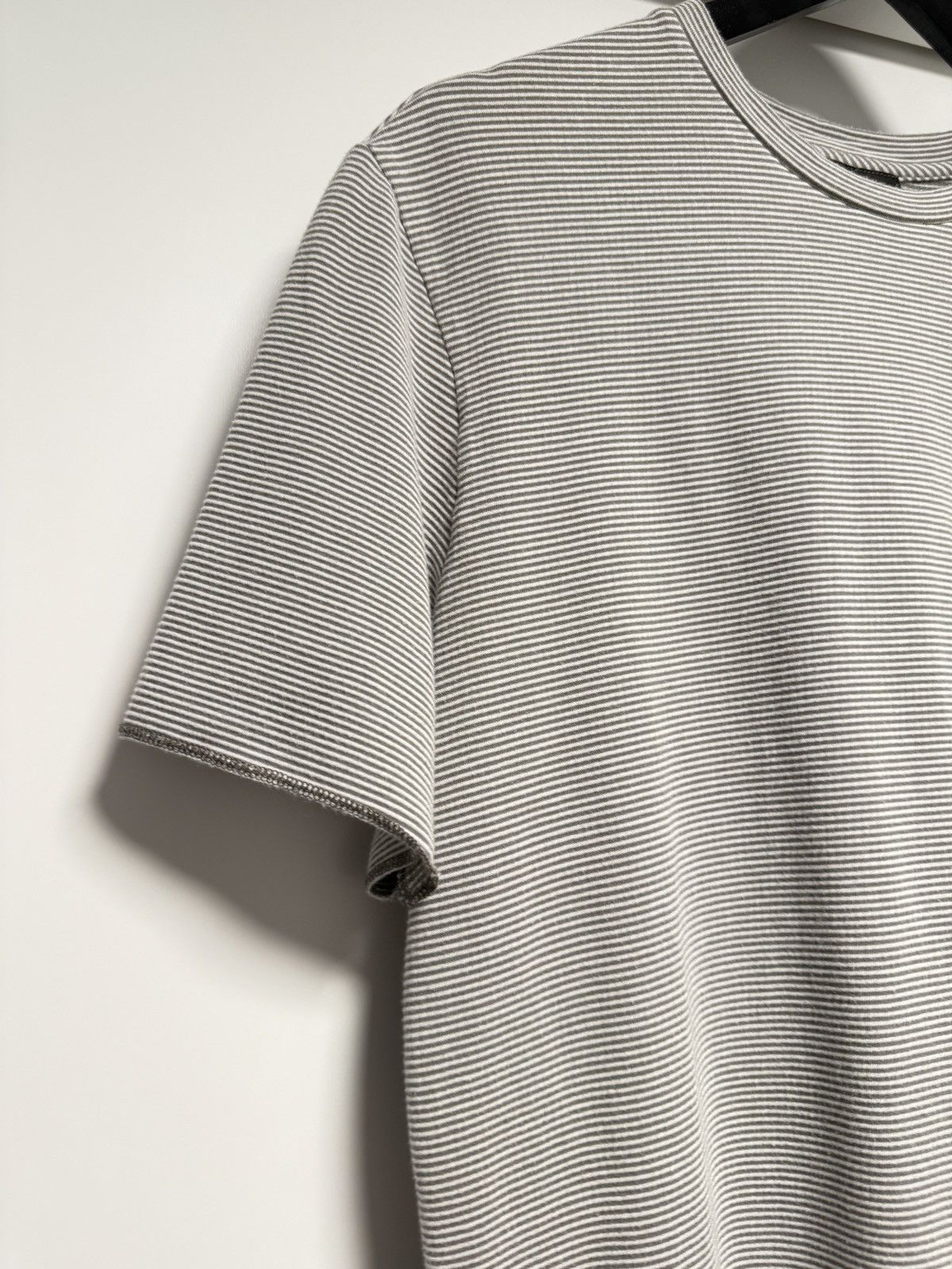 Armani × Emporio Armani Emporio Armani micro striped t shirt Georgio white and grey Size US L / EU 52-54 / 3 - 3 Thumbnail