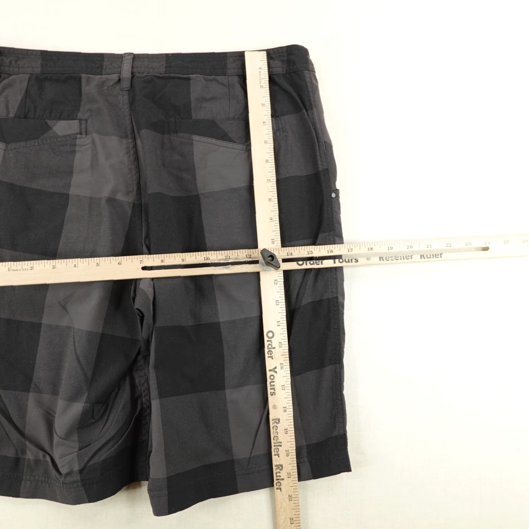 Lululemon Lululemon Shorts Men 38 Black Gray Plaid Nylon Blend Performance Chino Athletic Stretch Pockets Inseam 11in Flat Front Casual Travel Size US 38 / EU 54 - 7 Thumbnail