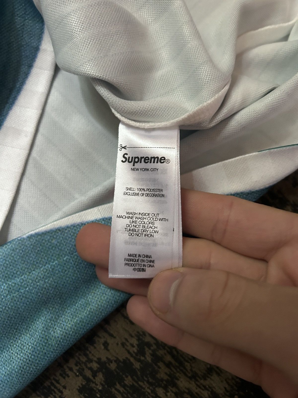 Damien Hirst × Supreme Supreme Damien Hirst Shark Jersey SS25 Size US S / EU 44-46 / 1 - 5 Thumbnail