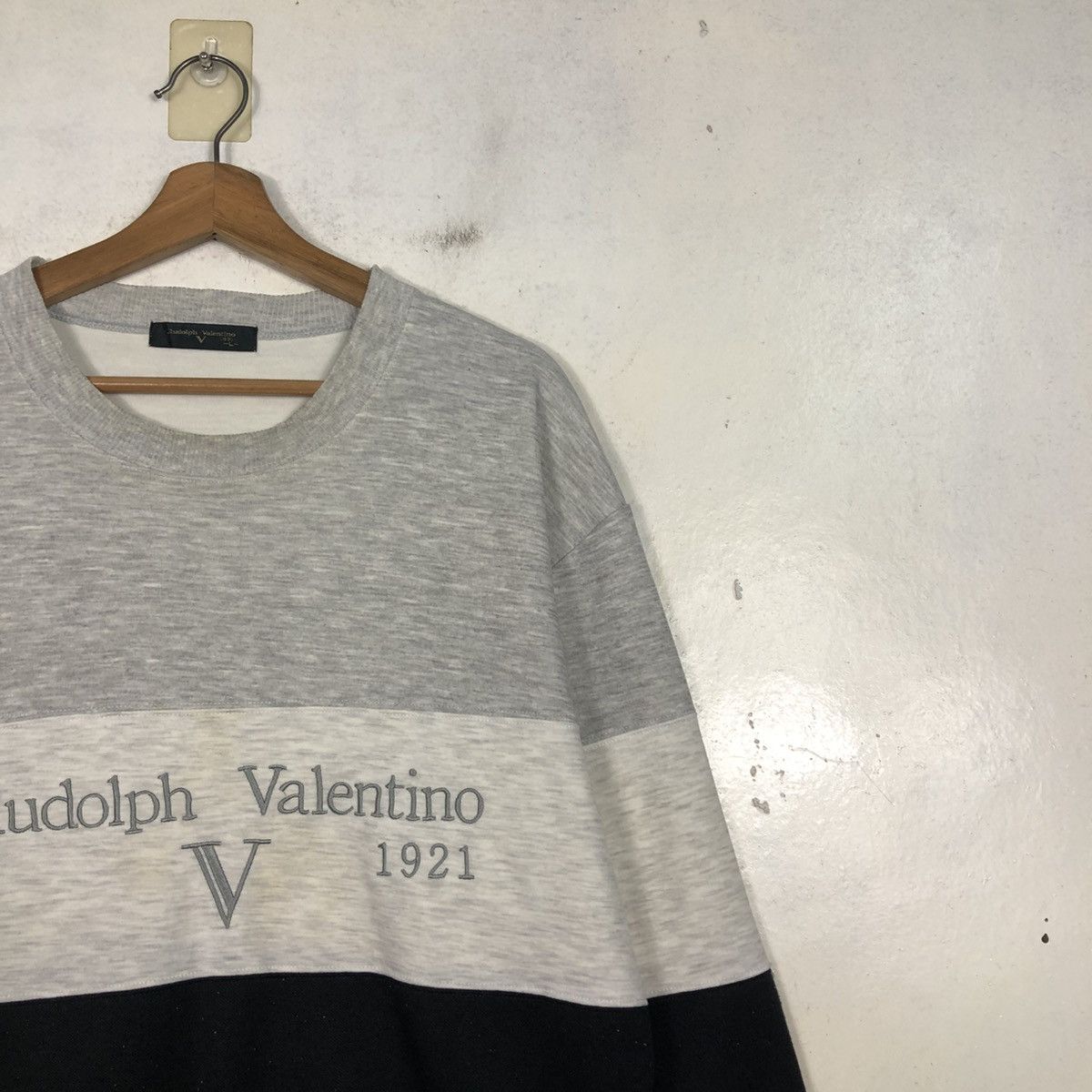 Japanese Brand 📌Vintage Sweatshirt Rudolf Valentino Big Logo Size US M / EU 48-50 / 2 - 8 Thumbnail