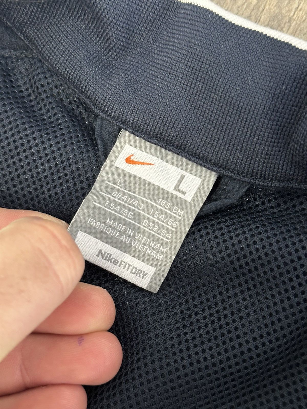 Nike Vintage Nike Dri-FIT Lightweight Jacket – Size L Size US L / EU 52-54 / 3 - 3 Thumbnail