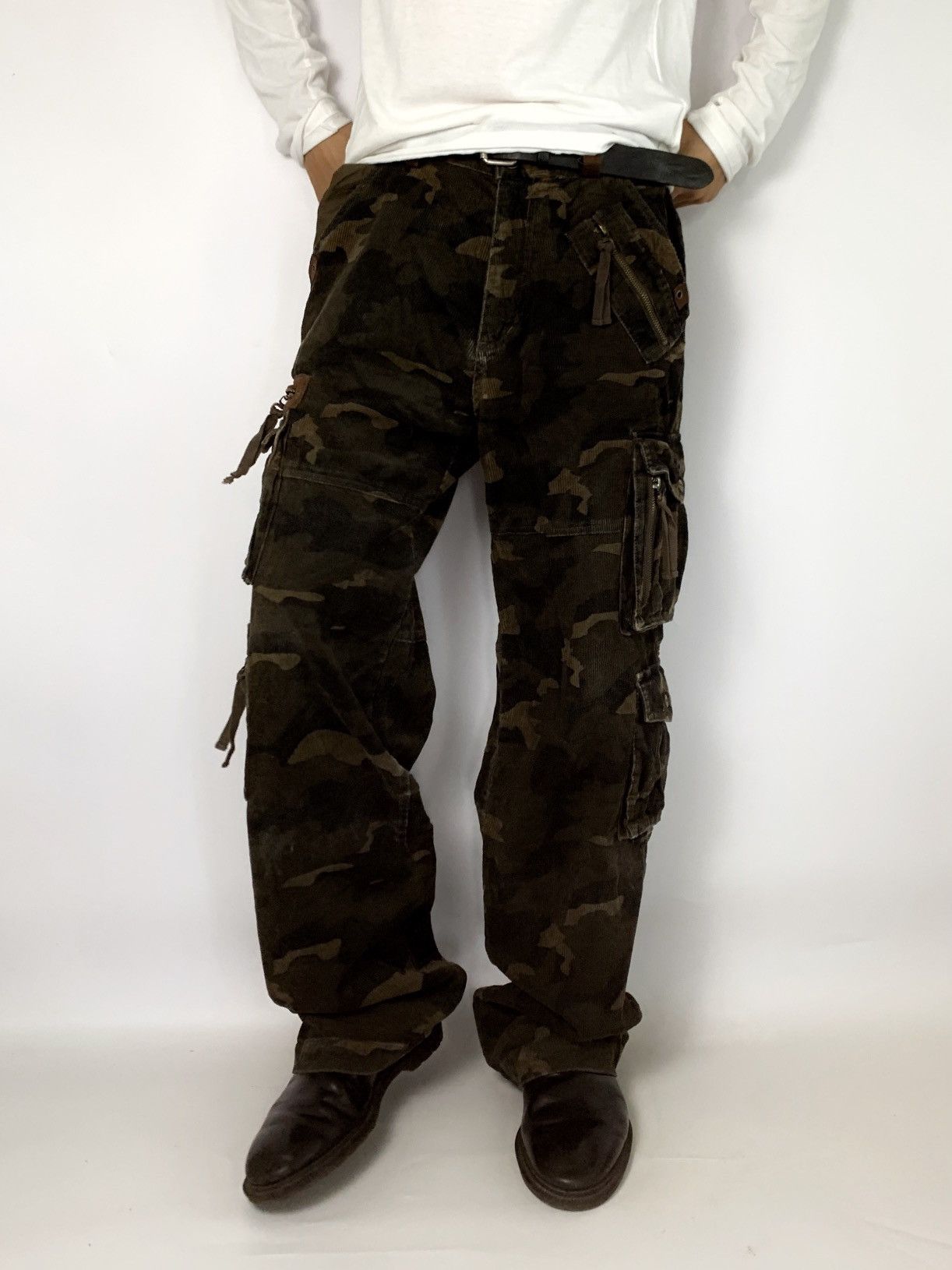 Jean VINTAGE CARGO CORDUROY ARMY CAMO PANT Size US 31 - 11 Thumbnail
