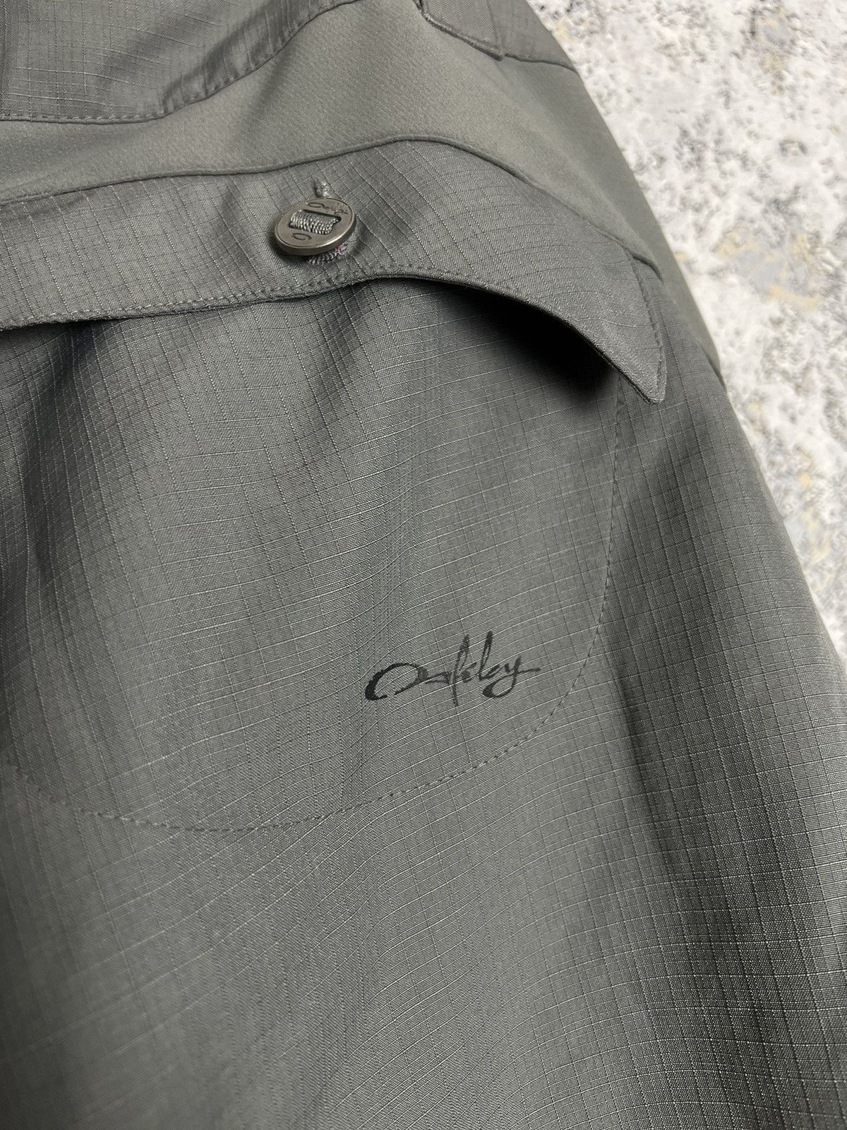 Vintage Rare Vintage 2000s Oakley Gray Shorts MTB Pockets Size L Y2K Size US 36 / EU 52 - 7 Thumbnail