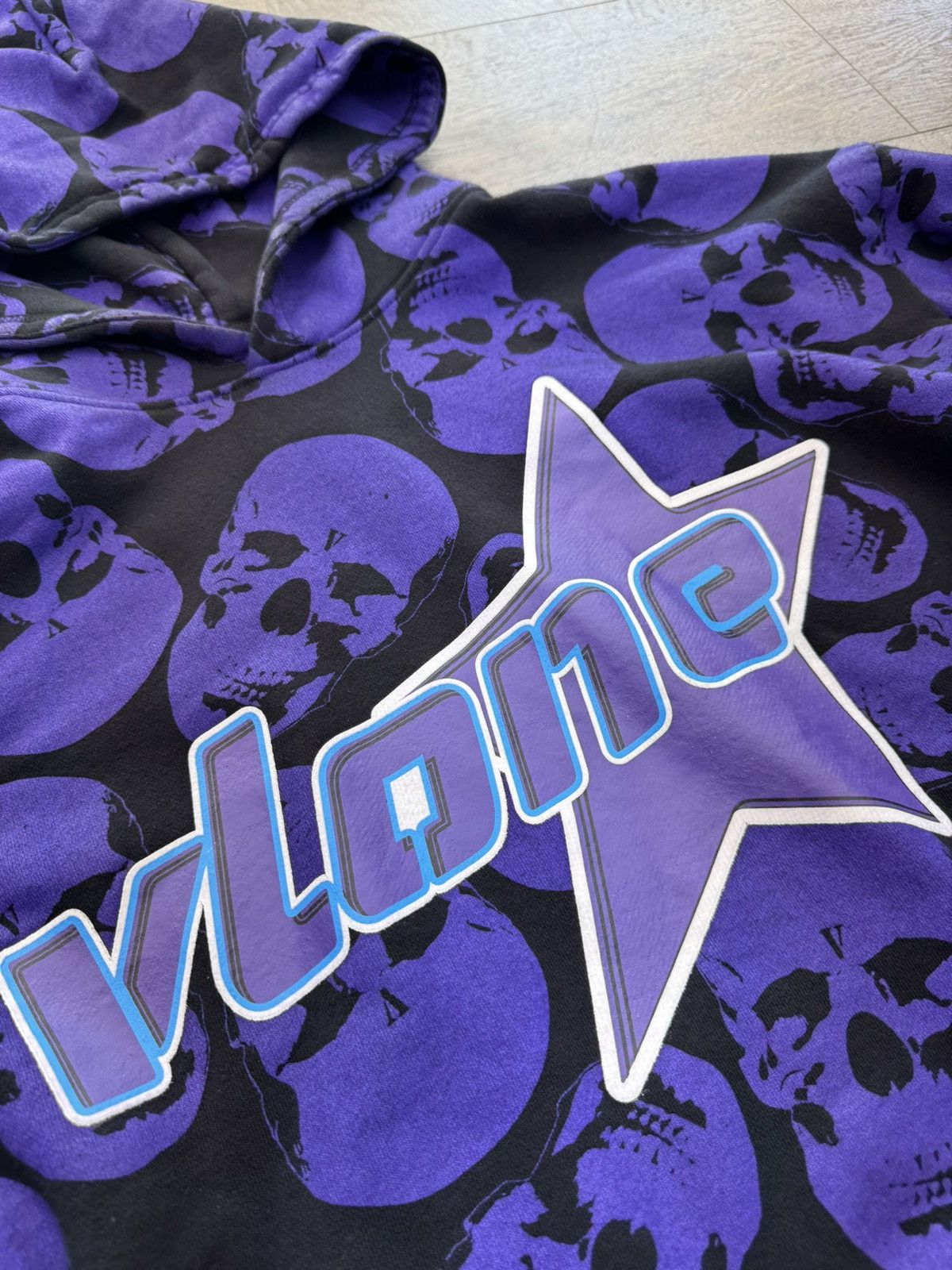 Vlone METRO FUSION CRYPT SKULLS OVERSIZED HOODIE PURPLE (M) Size US M / EU 48-50 / 2 - 2 Thumbnail