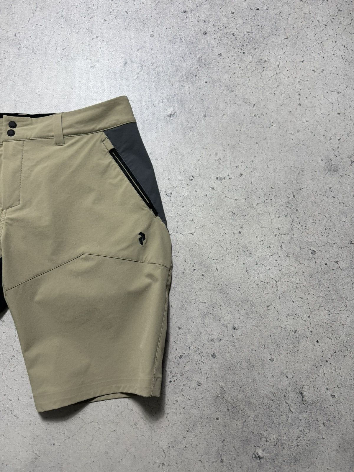 Peak Performance Peak Performance Trekking Outdoor Shorts Size M Size US 32 / EU 48 - 4 Thumbnail