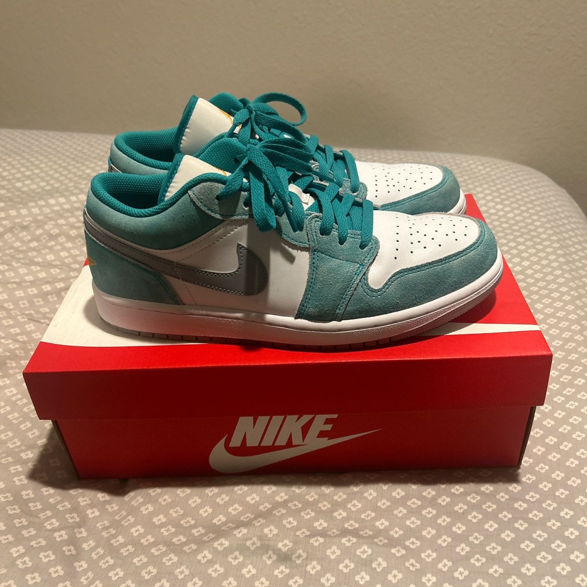 Nike Jordan One Low “New Emerald” Size US 9.5 / EU 42-43 - 4 Thumbnail