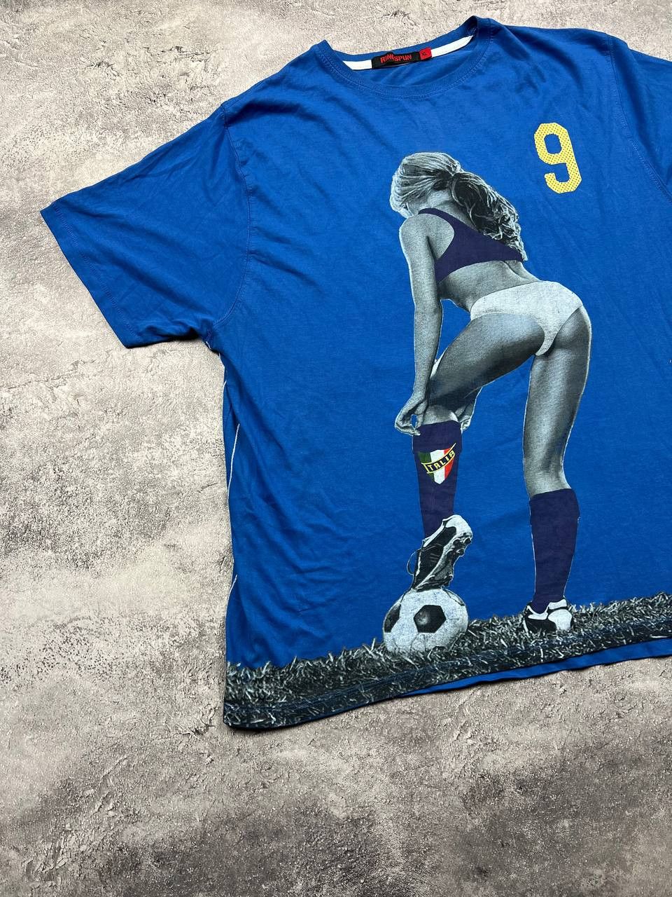 Vintage Vintage Tee Italia 9 Footboll Girl 90S Size US XL / EU 56 / 4 - 3 Thumbnail