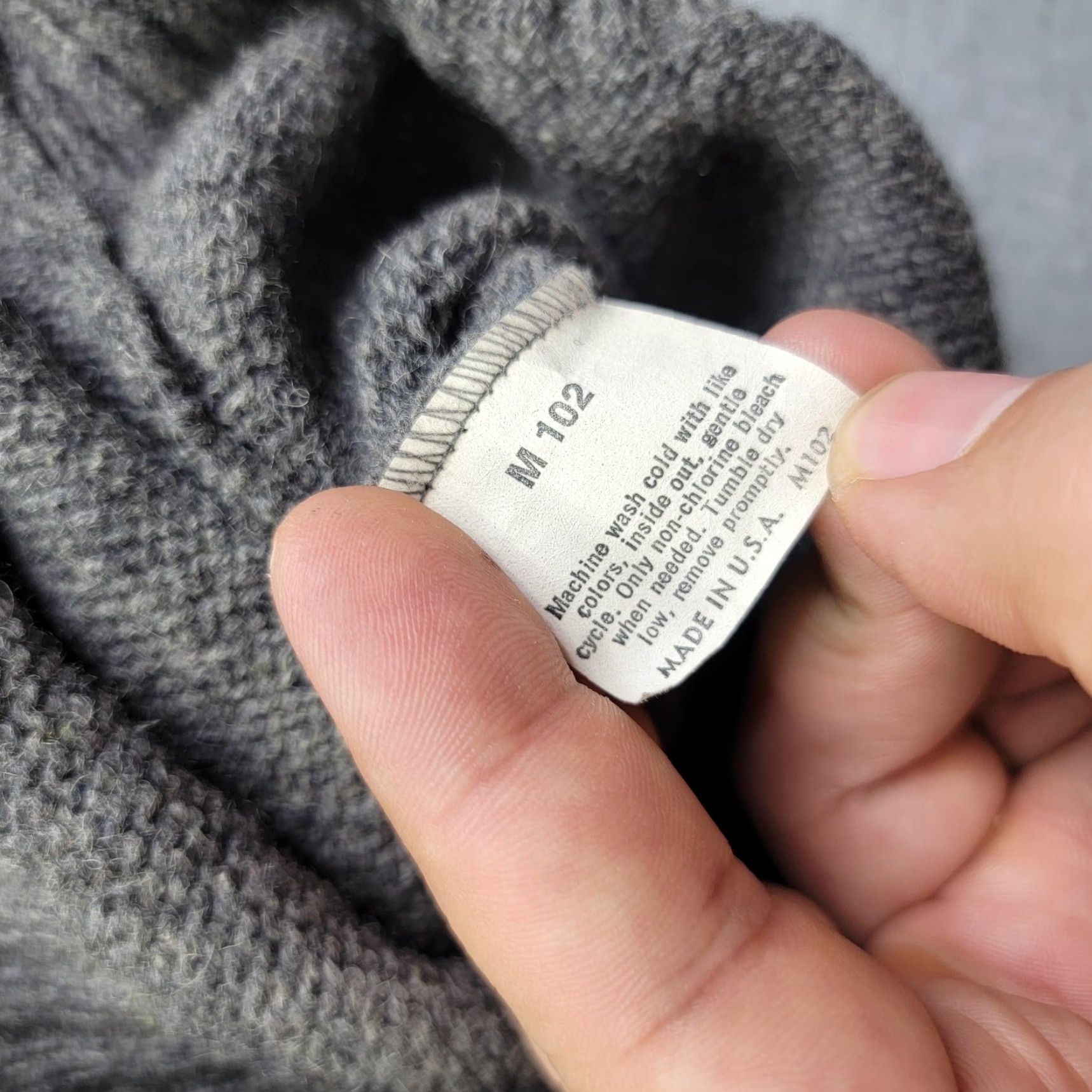 Jantzen Jantzen Sweater Vest Mens Large Gray V-Neck Knit Pullover Sleeveless Made In USA V-Neck Pullover Vest Casual Winter Knit Mens Large Gray Vest Size US L / EU 52-54 / 3 - 3 Thumbnail