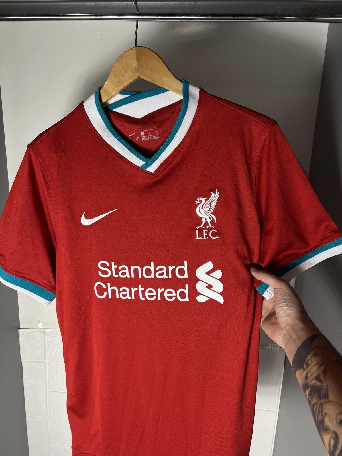 Nike VINTAGE NIKE FC LIVERPOOL ENGLAND SOCCER JERSEY RETRO Y2K Size US L / EU 52-54 / 3 - 10 Thumbnail