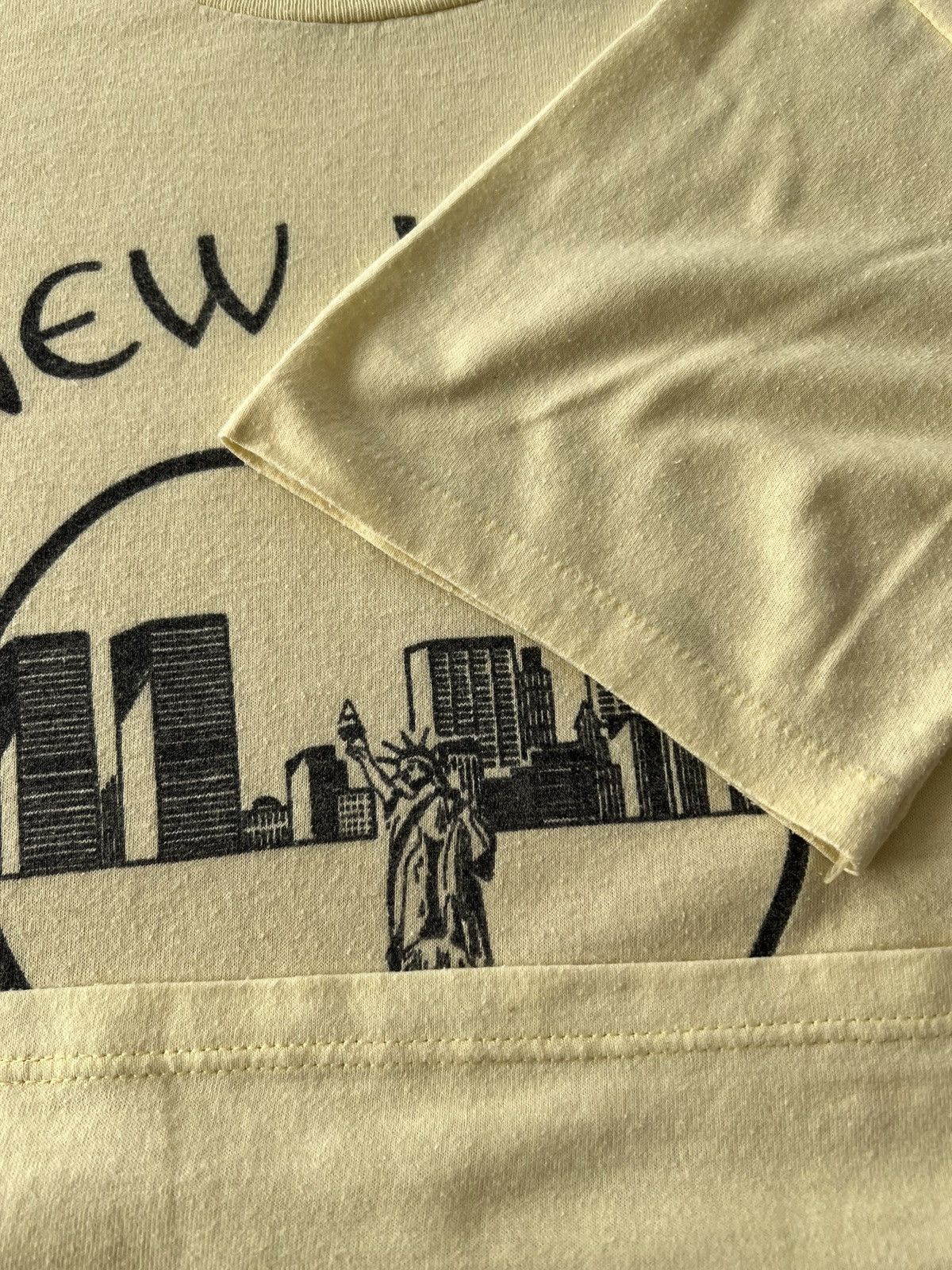 Vintage Vintage 80s New York City USA 50/50 Yellow T-shirt Size US L / EU 52-54 / 3 - 7 Thumbnail