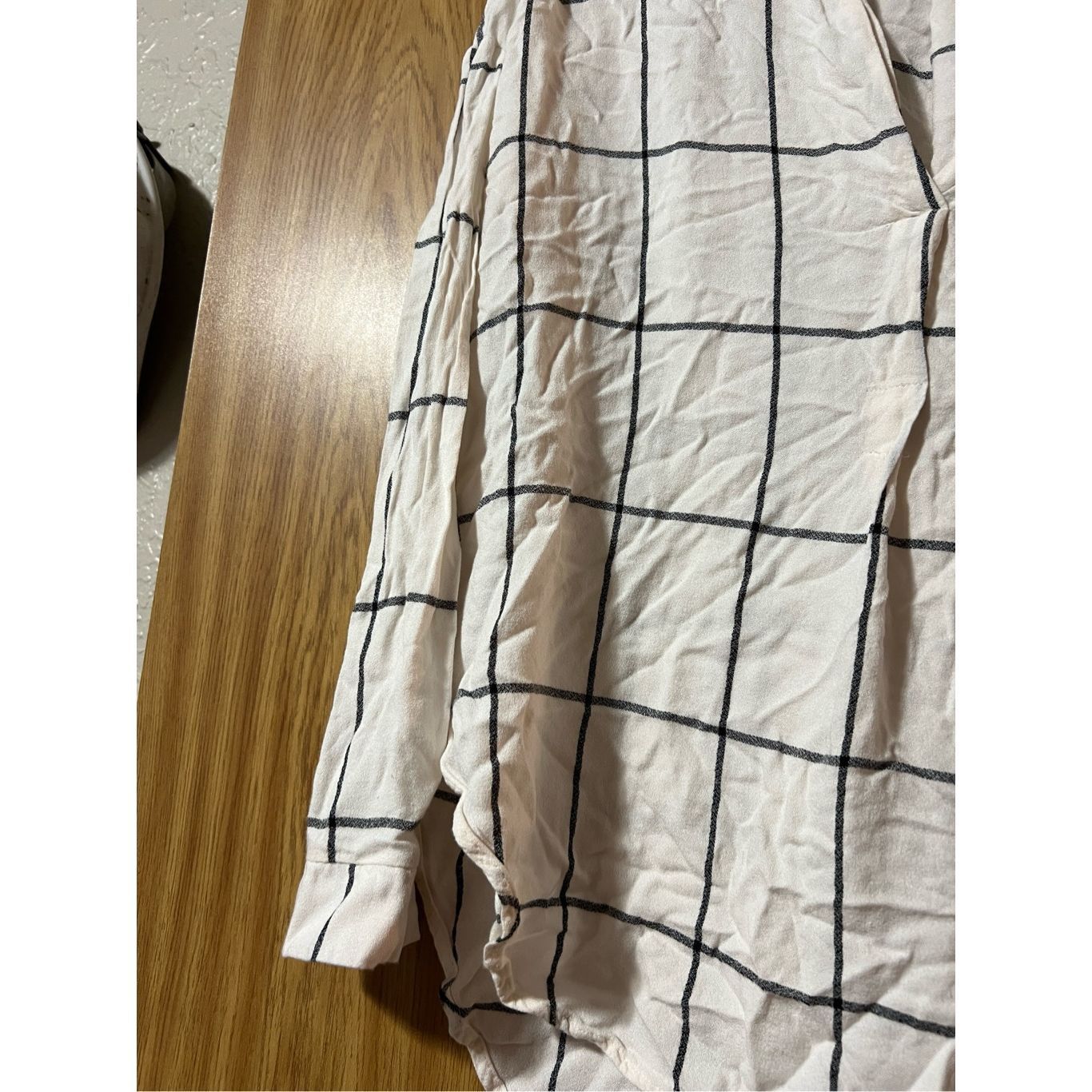 Other Lush White Plaid Woman’s Long Sleeve V-Neck Top Size Medium Size M / US 6-8 / IT 42-44 - 4 Thumbnail