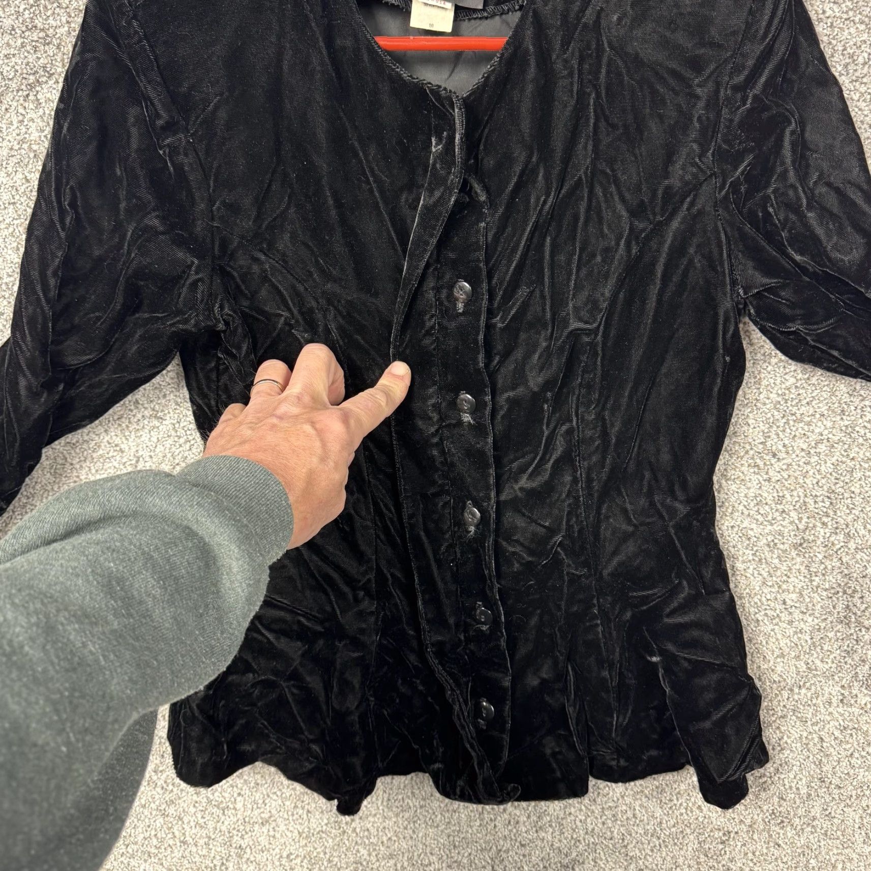 Velvet VINTAGE Michael B. Ltd Blazer Women 10 Black Velvet Button Collarless Short Petite 80s 90s Formal Party/Cocktail Womens Size L / US 10 / IT 46 - 7 Thumbnail