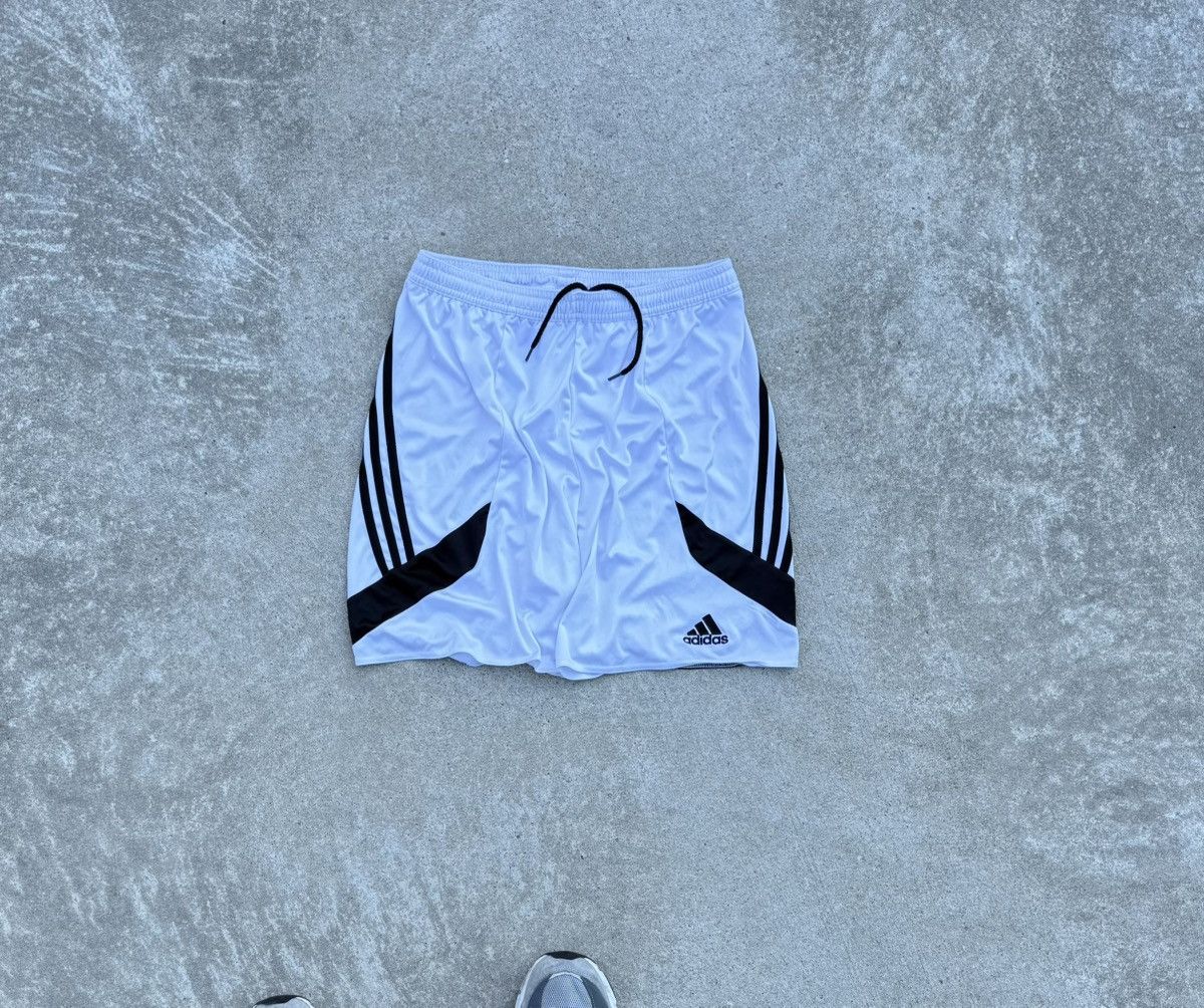 Adidas Vintage Adidas Y2K avantgarde streetwear shorts Size US 30 / EU 46 - 1 Thumbnail