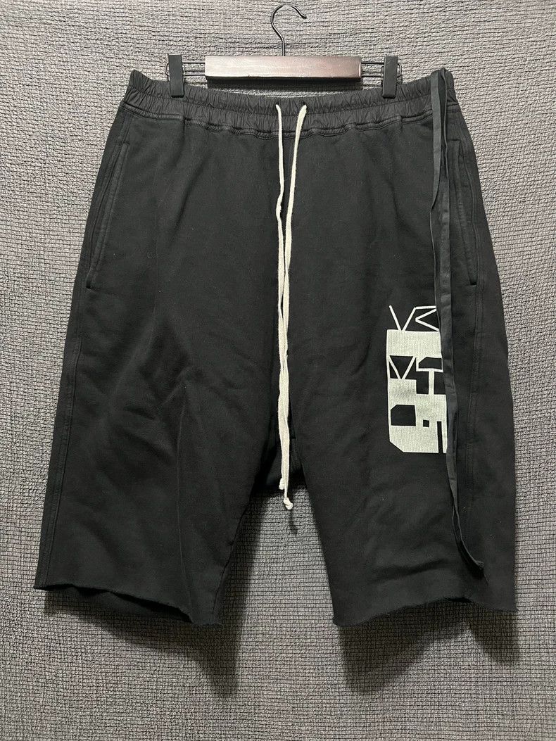Rick Owens Rick Owens size m 22SS spring/summer crotch shorts with fla Size US 30 / EU 46 - 1 Thumbnail