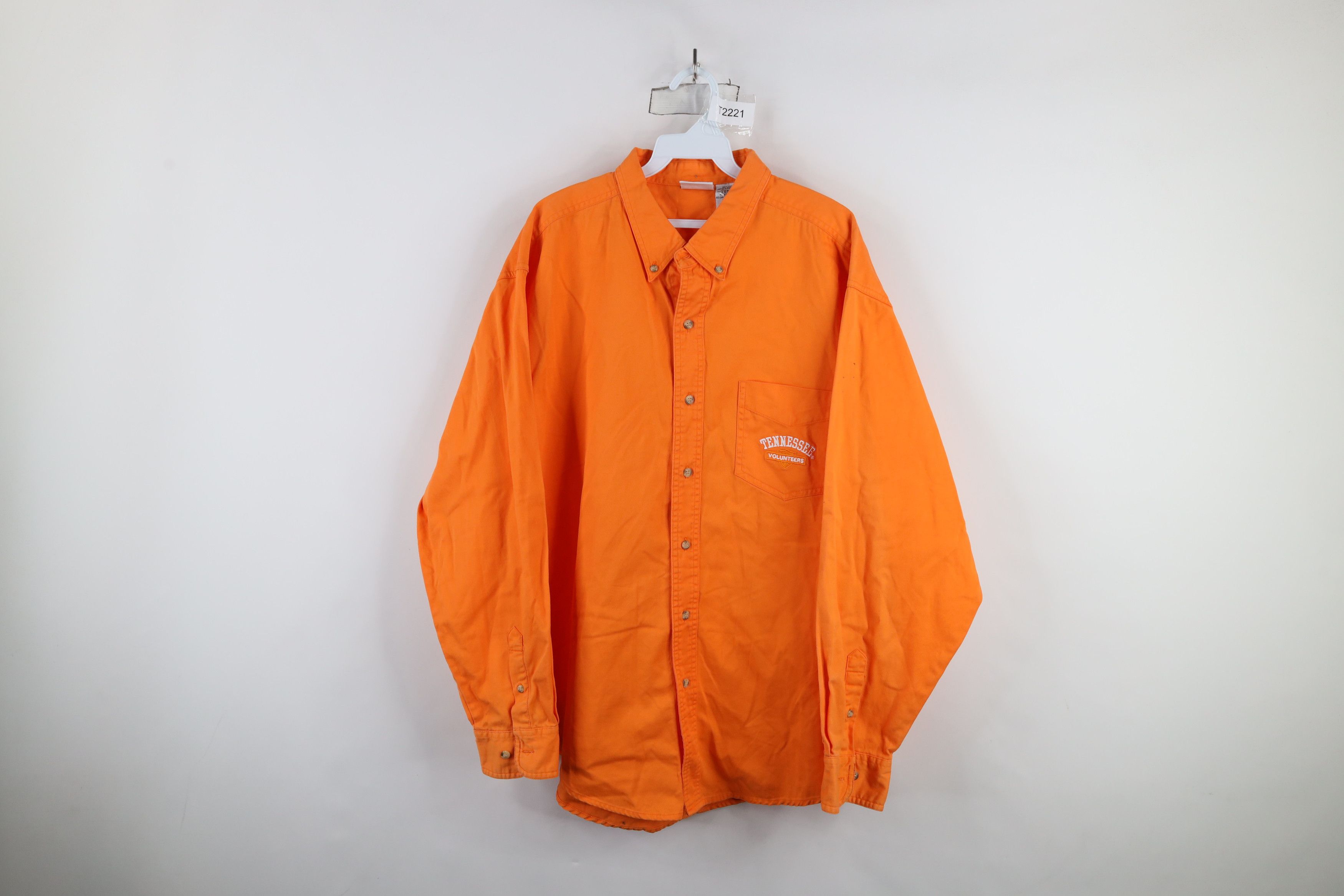 Vintage Vintage 90s University of Tennessee Collared Button Shirt Size US XXL / EU 58 / 5 - 1 Thumbnail