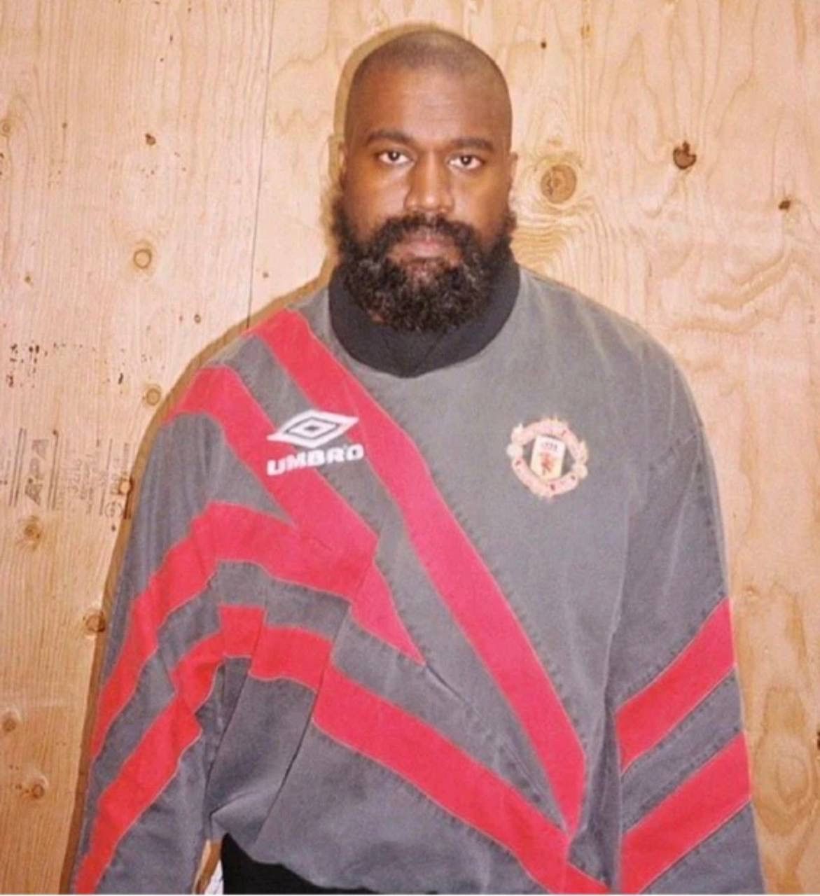 Umbro Vintage Umbro Track Jacket SV Hamborn 1890 Black Red L 90s Size US L / EU 52-54 / 3 - 13 Thumbnail