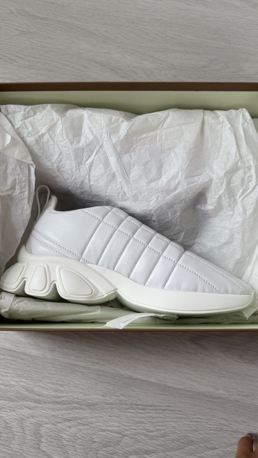 Burberry New Burberry White Quilted Sneakers Size US 9 / IT 39 - 12 Thumbnail