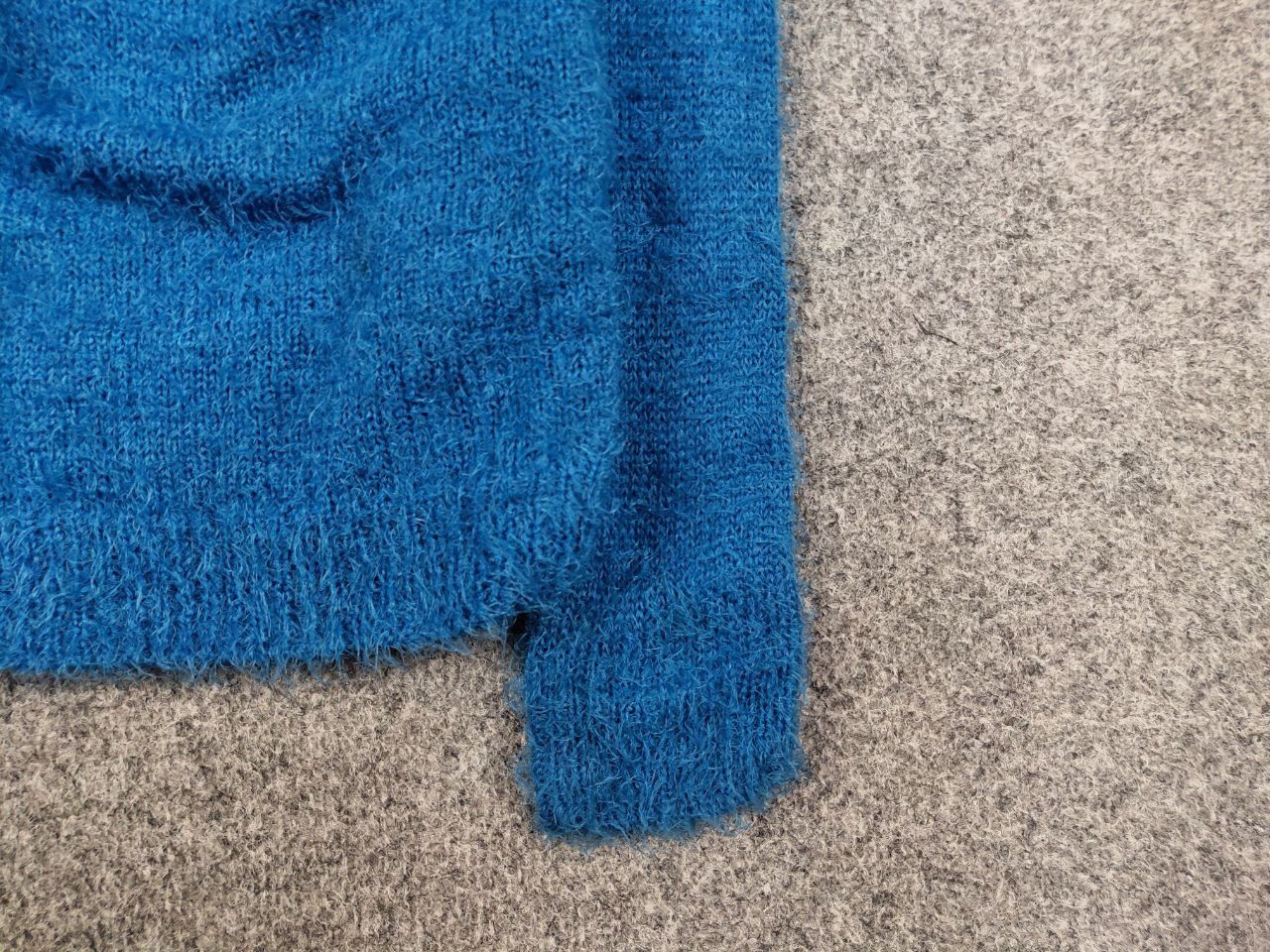 Japanese Brand Vintage 90's Japanese Blue Mohair Style Fuzzy Sweater Hype Size US M / EU 48-50 / 2 - 10 Thumbnail