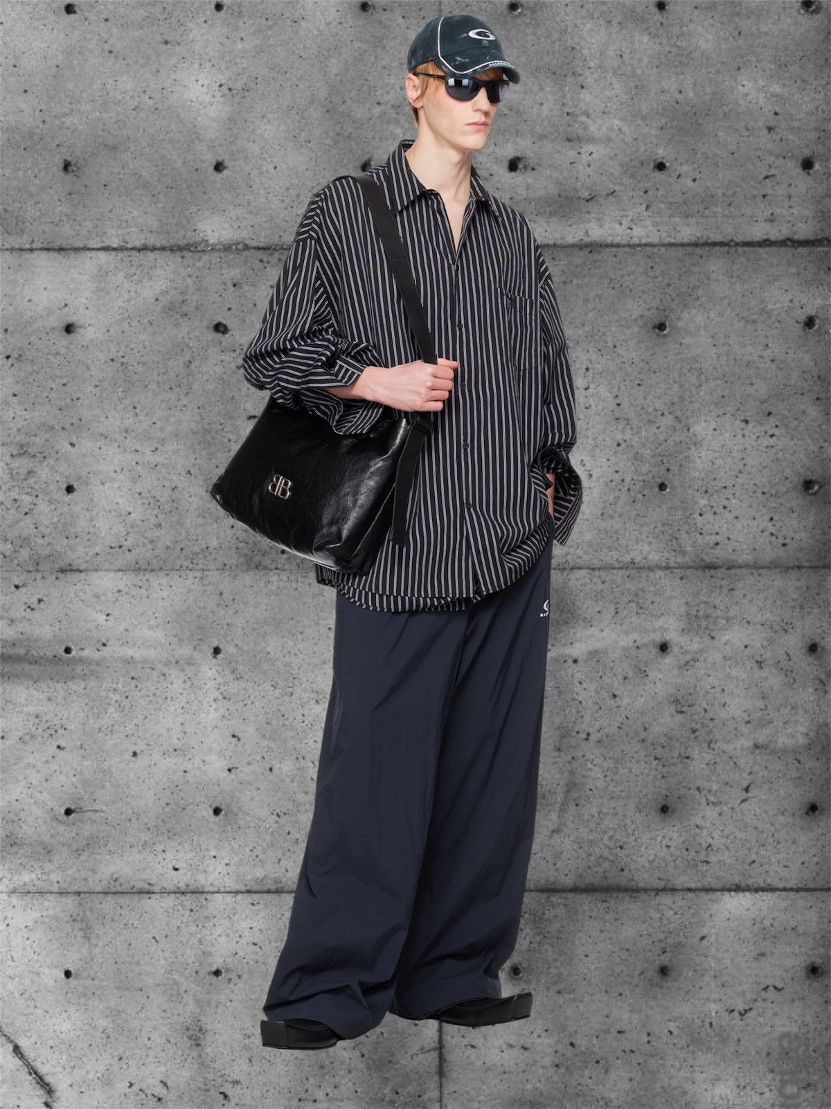 Balenciaga Balenciaga blue nylon pants Size US 28 / EU 44 - 1 Thumbnail