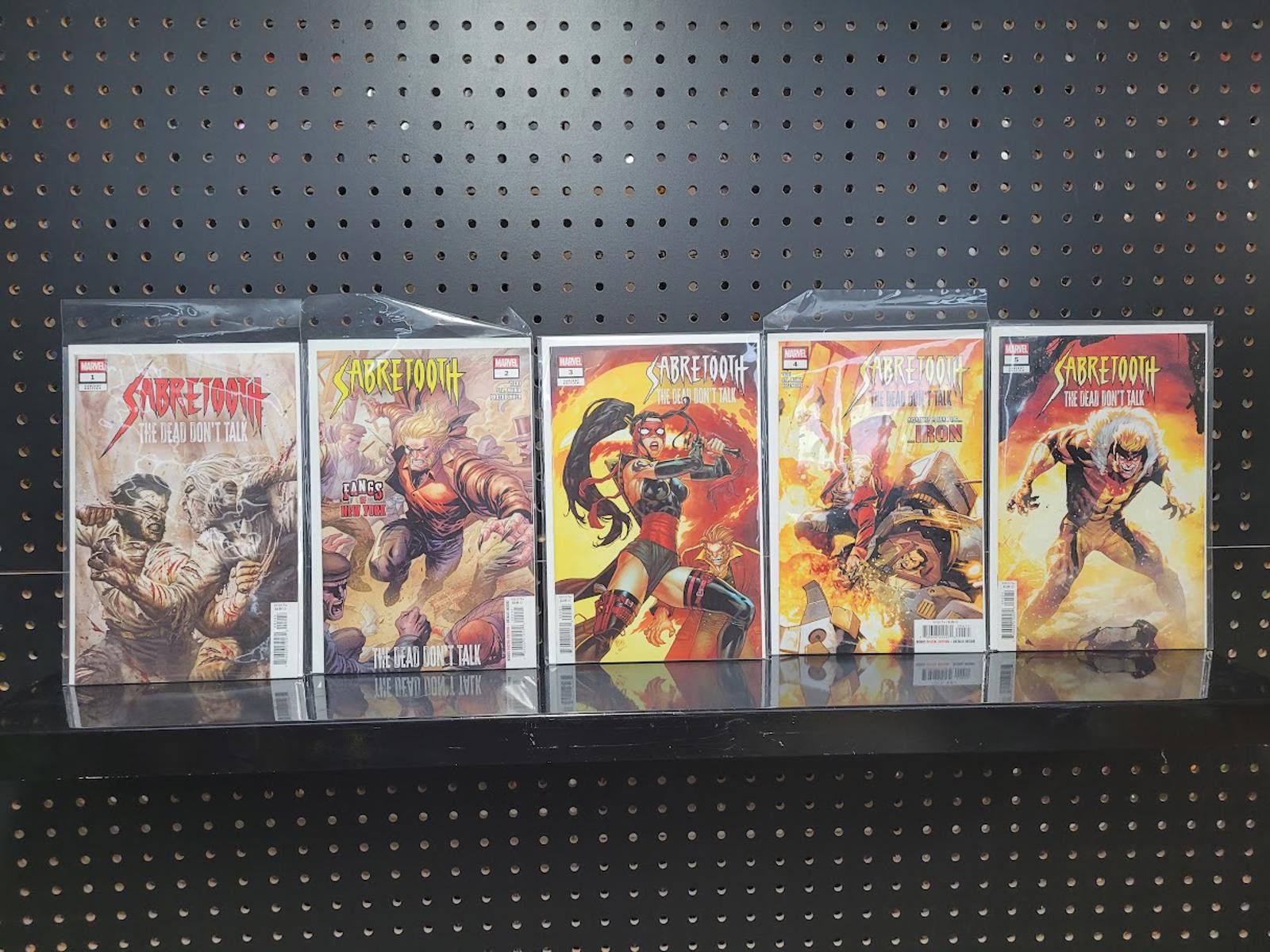 Marvel Comics Five-issue set of Sabretooth The Dead Don't Talk (2024-2025) Size ONE SIZE - 1 Thumbnail