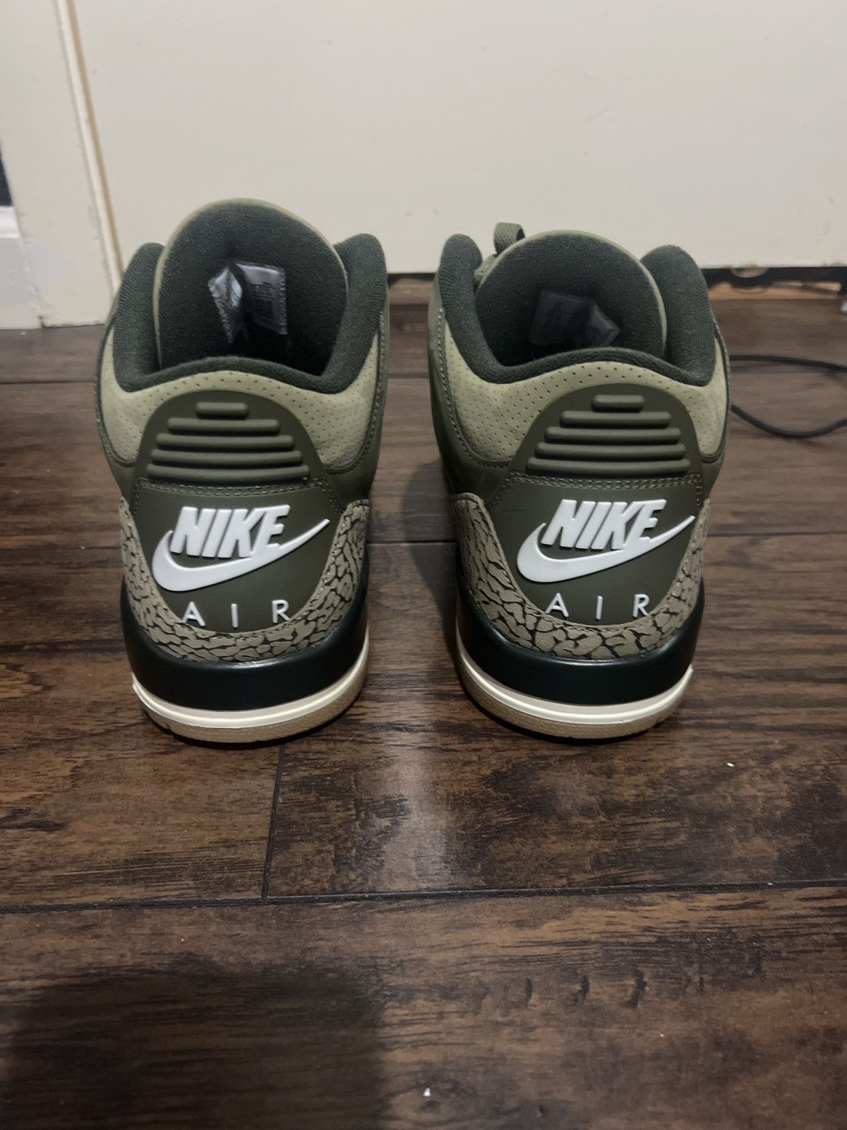 Jordan Brand Jordan 3 “family affair” Size US 11 / EU 44 - 1 Thumbnail