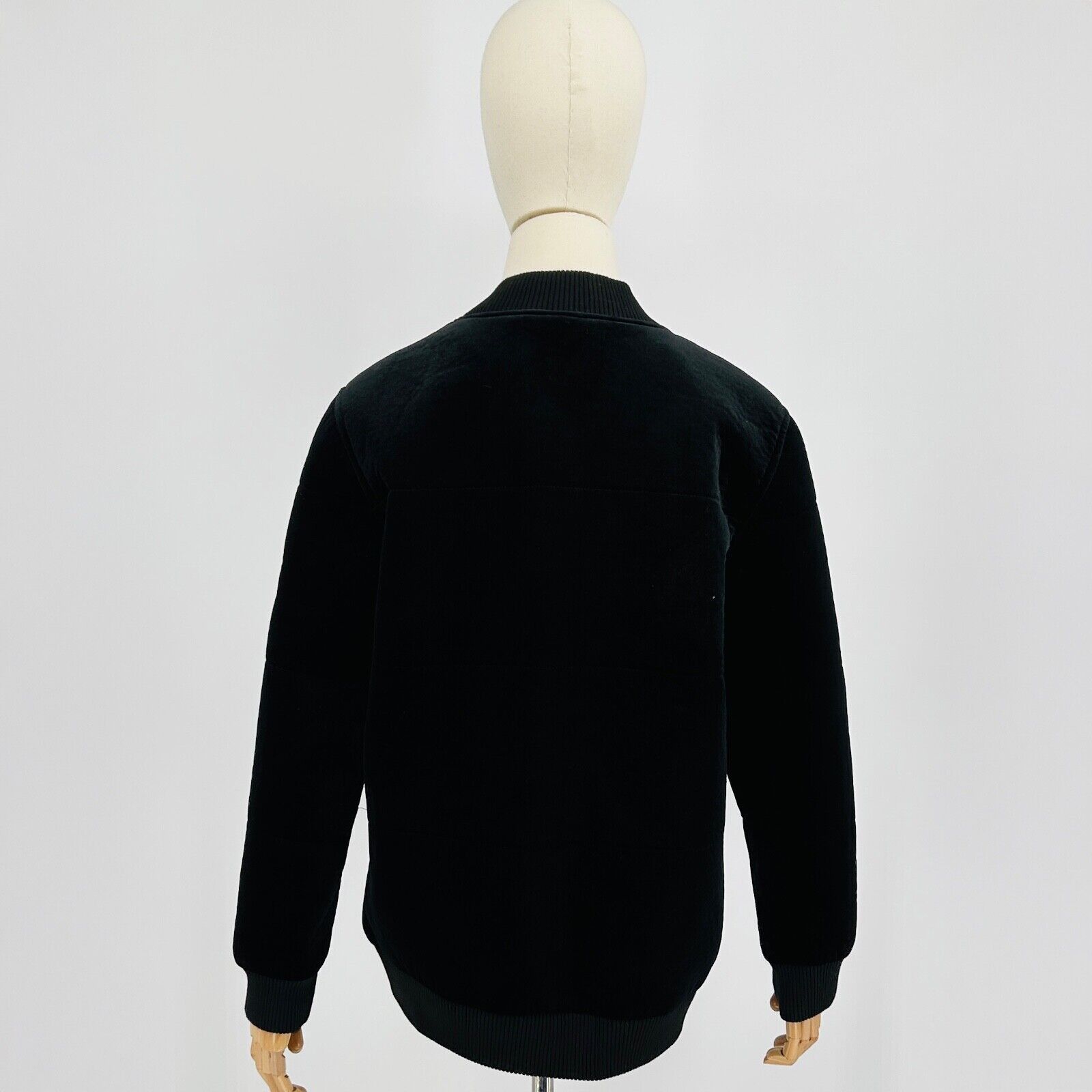 Members Only NWT Members Only Black Velvet Bomber Jacket Size M / US 6-8 / IT 42-44 - 6 Thumbnail