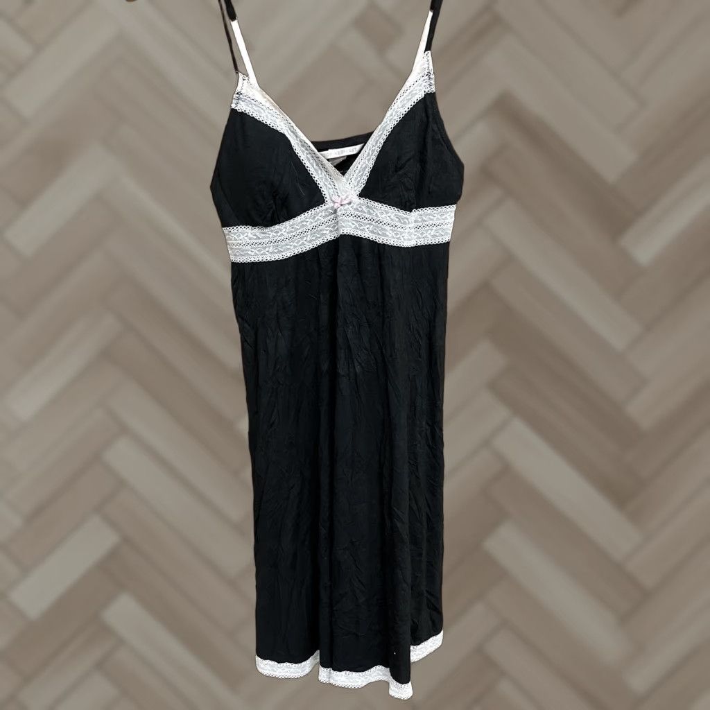 Victoria's Secret VINTAGE Victoria’s Secret Black sleep top cami pajamas Cami 90s Y2K Womens S Sleeveless Tie-Front Short Length 24” (Pit to Pit 14”) Size S / US 4 / IT 40 - 1 Thumbnail
