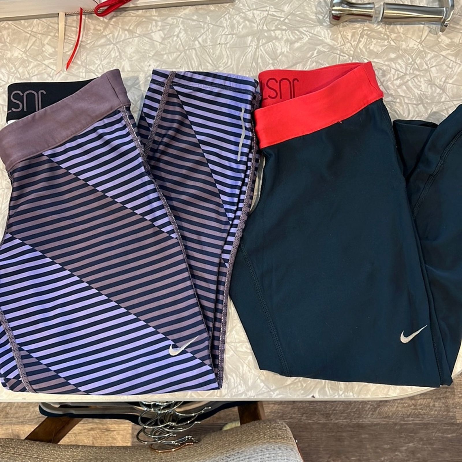 Nike Nike Capri bundle - sz s and xs Size 27" / US 4 / IT 40 - 2 Thumbnail