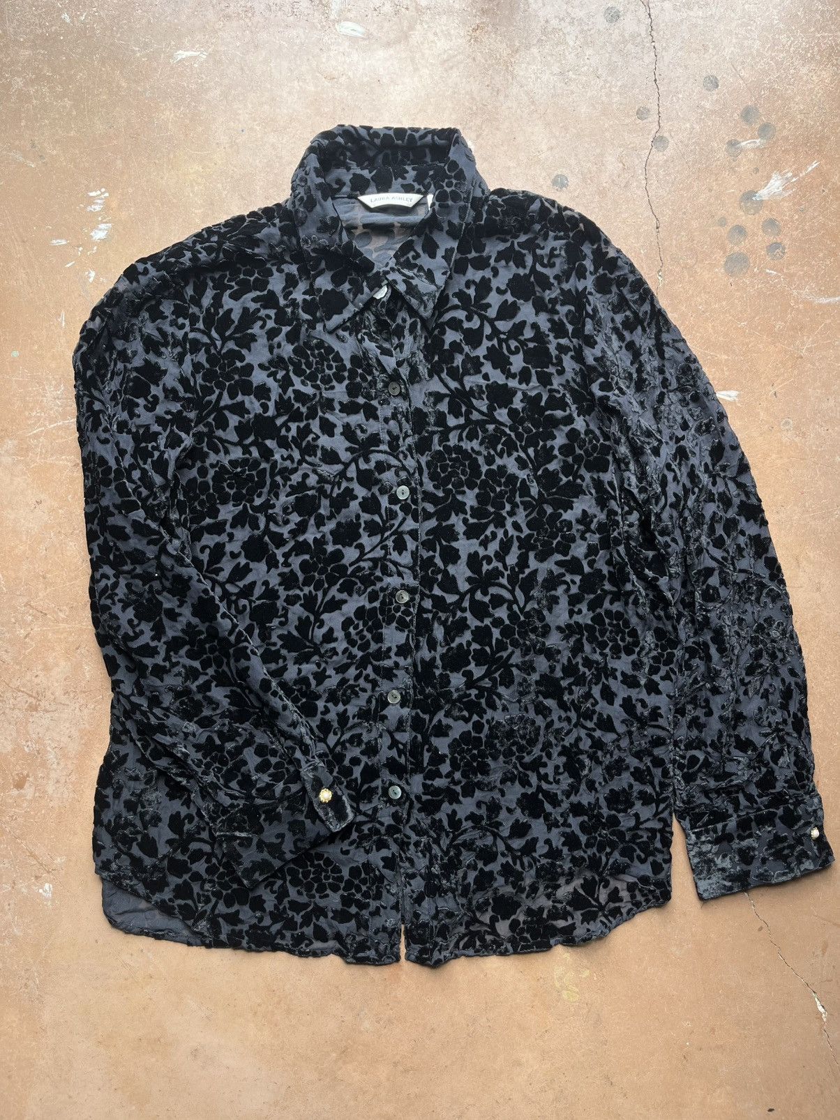 Laura Ashley Laura Ashley silk velvet sheer floral oversized shirt Size L / US 10 / IT 46 - 1 Thumbnail