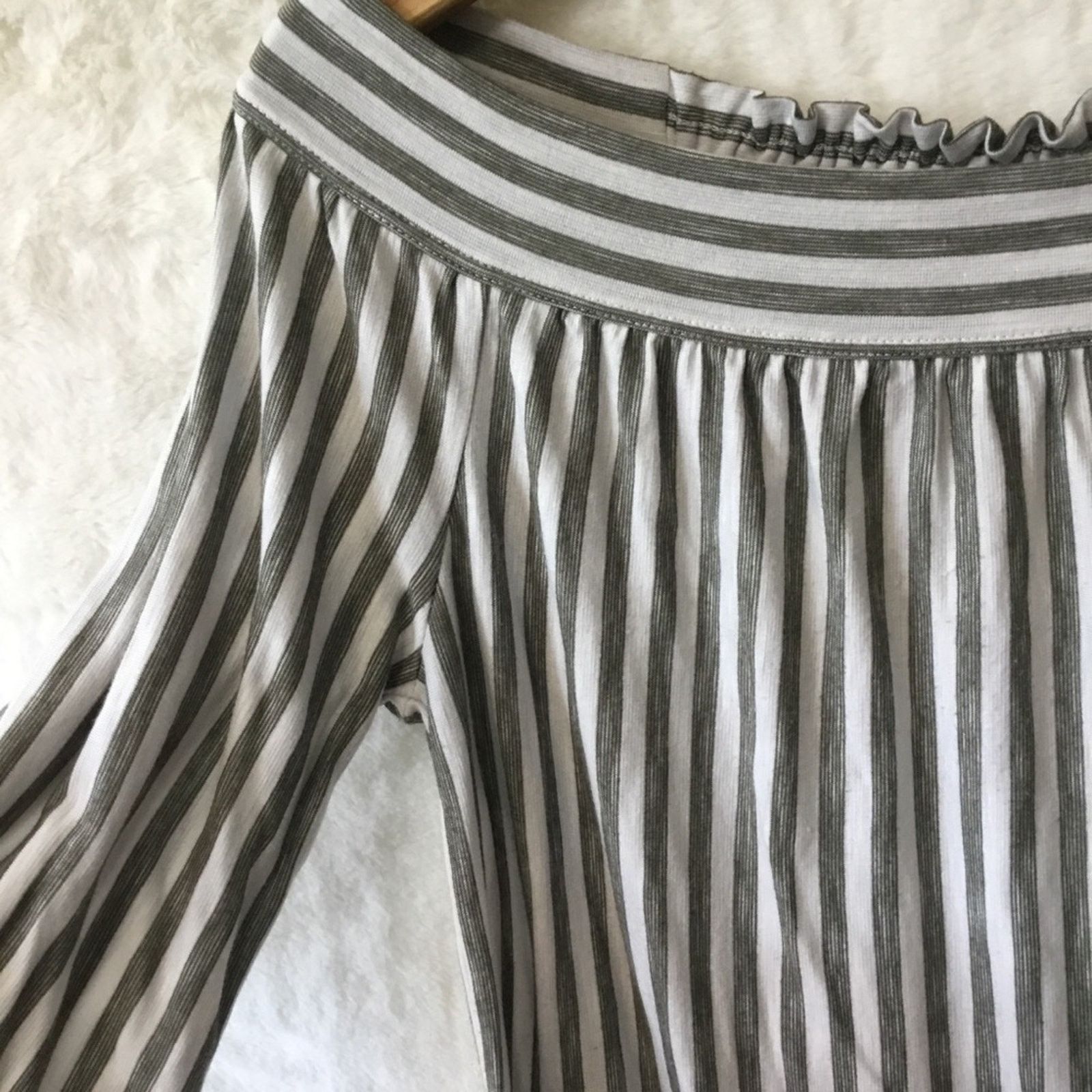 Other Max Studio Gray & White Striped Off-Shoulder Top Size XS / US 0-2 / IT 36-38 - 4 Thumbnail