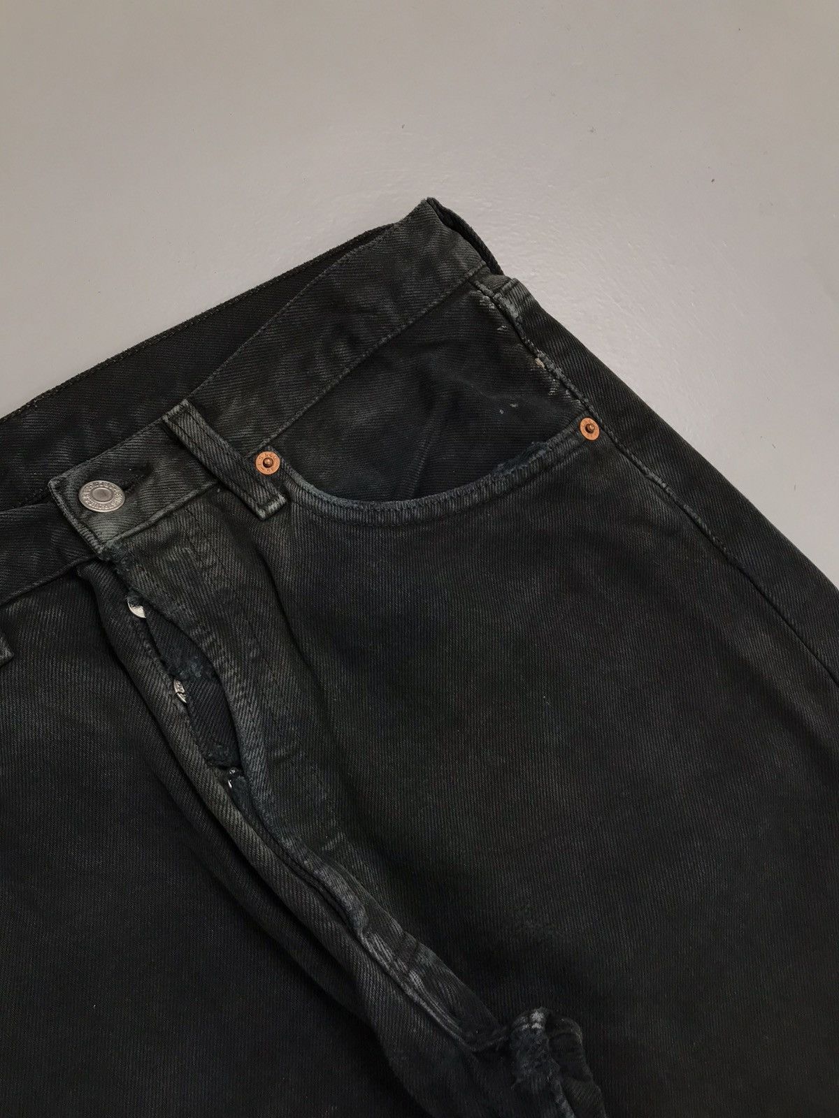 Levi's Vintage Levi’s 501 paper tab damaged denim Size US 30 / EU 46 - 7 Thumbnail