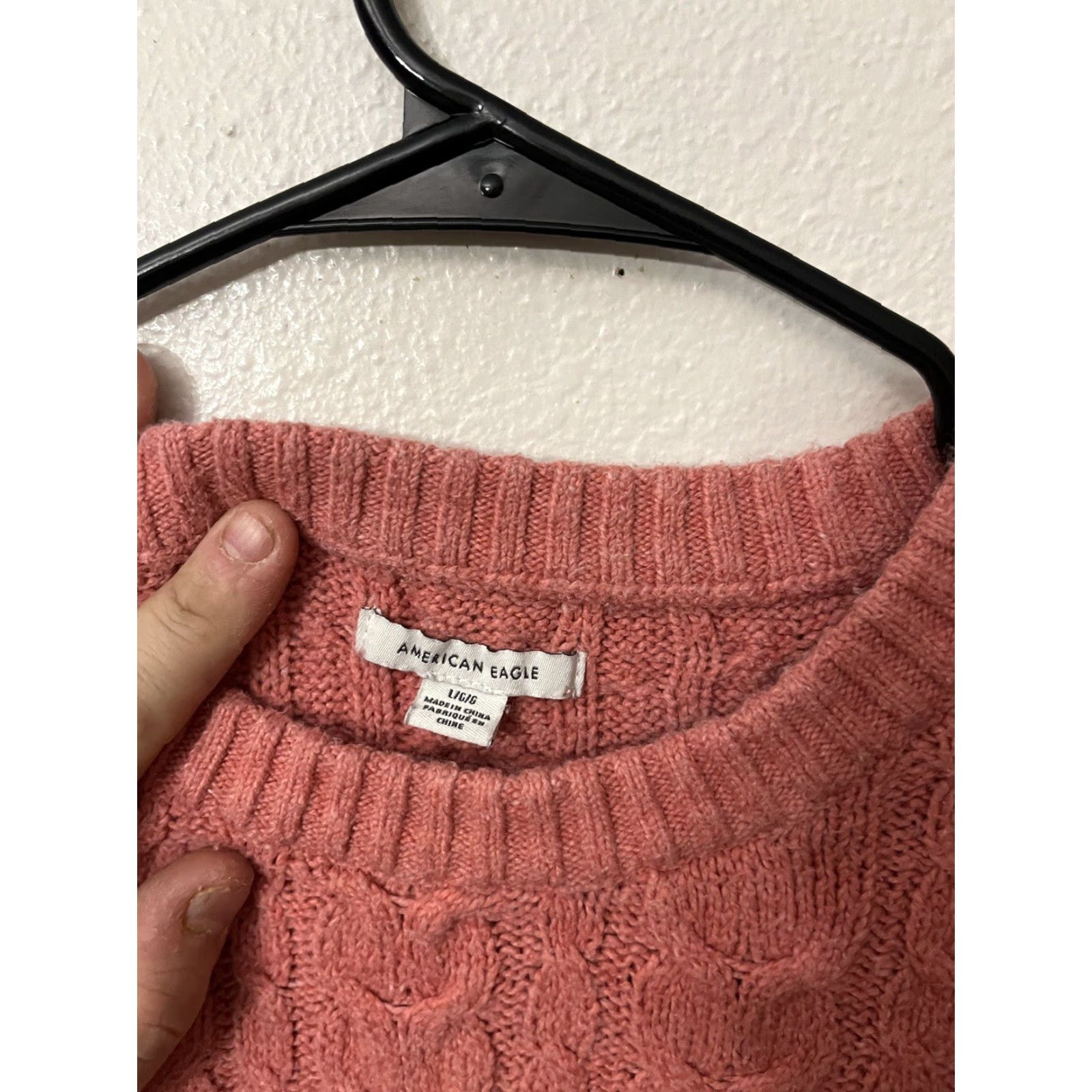 American Eagle Outfitters VINTAGE American Eagle Cable Knit Sweater Women Large Coral Pink Crew Neck Pullover Knit Size L / US 10 / IT 46 - 2 Thumbnail