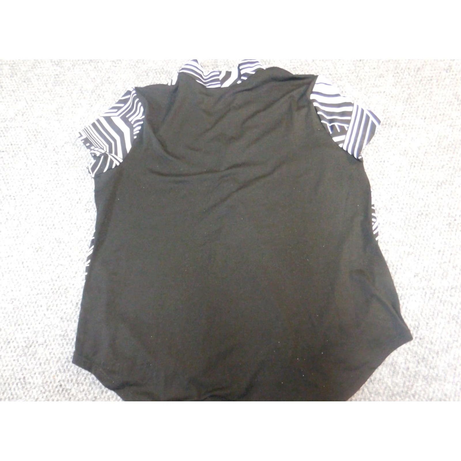 Jones New York Jones New York Blouse Shirt Womens Medium Black Cap Sleeve Crew Neck Pullover Geometric Pattern Ruffle Stretch Casual Basic Classic Regular Dust-Free Size M / US 6-8 / IT 42-44 - 5 Thumbnail