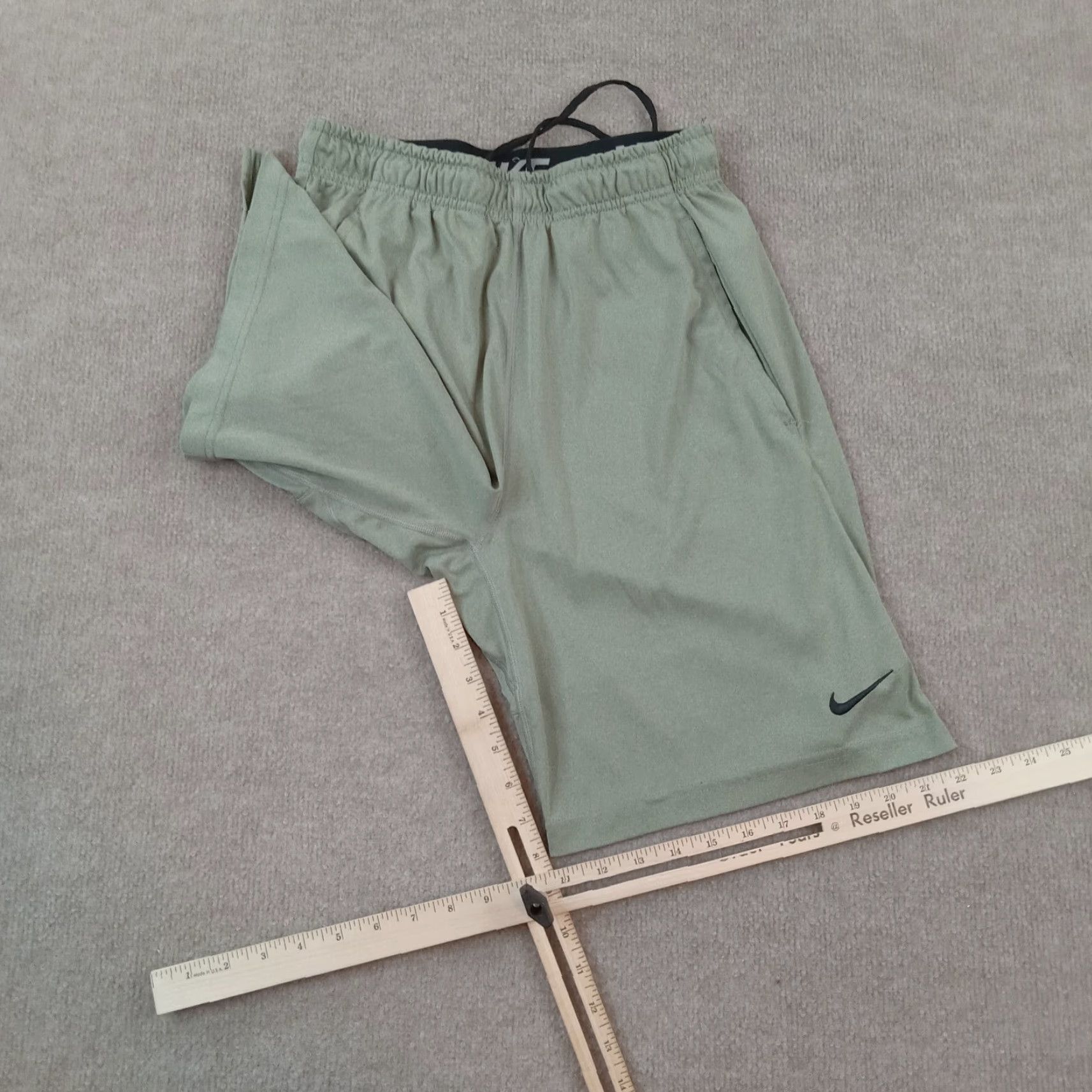 Nike Nike Sweat Shorts Mens Small Green Elastic Waist Drawstring Running Size US 29 - 2 Thumbnail