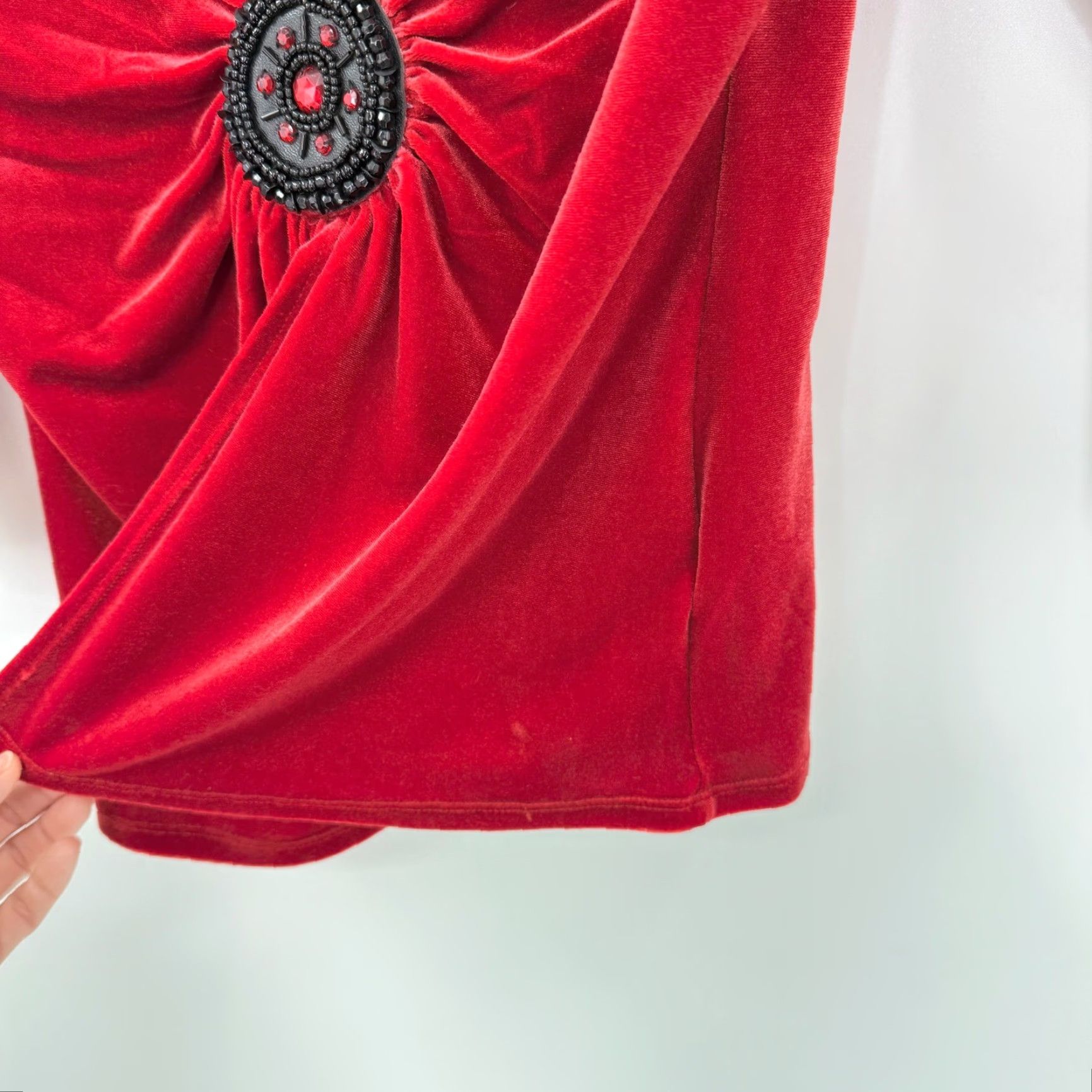Vintage NOTATIONS Red Velvet 3/4 Sleeve V-Neck Top Blouse Women M Dressy Beaded Buckle Embellished Stretch Tunic Size M / US 6-8 / IT 42-44 - 6 Thumbnail