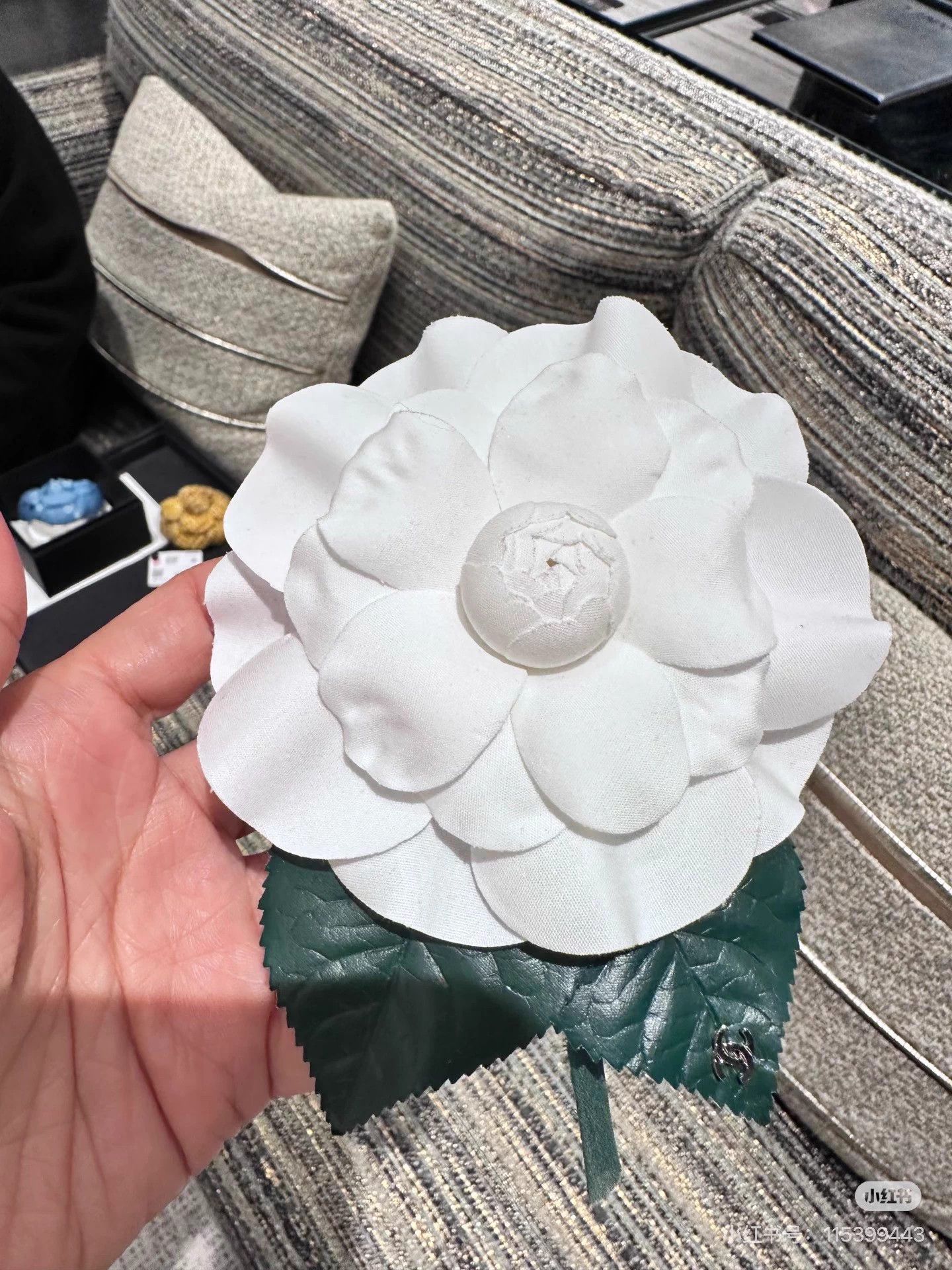 Chanel Chanel 24k Runway 3D White Camellia Brooch New Size ONE SIZE - 7 Thumbnail