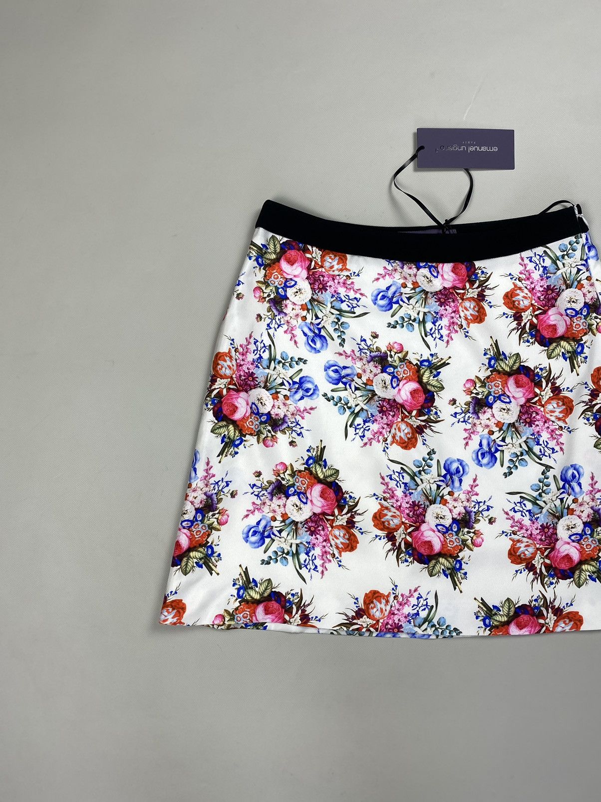 Emanuel Ungaro BNWT! Emanuel Ungaro ladies silk floral patterns skirt Size 27" / US 4 / IT 40 - 2 Thumbnail